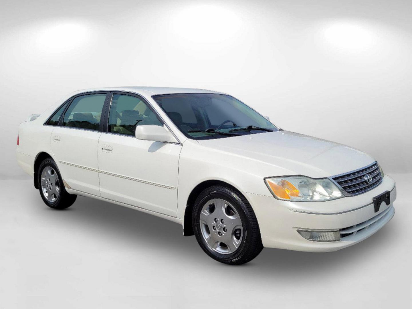 2003 White Toyota Avalon XLS (4T1BF28B23U) with an Gas V6 3.0L/183 engine, 4-Speed Automatic w/OD transmission, located at 804 22nd Ave, Phenix City, AL, 36870, (334) 297-1860, 32.484749, -85.024475 - 2003 Toyota Avalon XLS - Photo#2