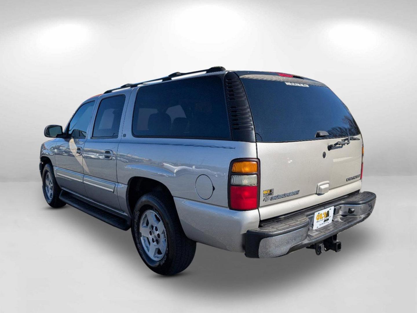 2004 /Gray/Dark Charcoal Chevrolet Suburban LT (3GNEC16Z94G) with an Gas V8 5.3L/327 engine, 4-Speed Automatic w/OD transmission, located at 3959 U.S. 80 W, Phenix City, AL, 36870, (334) 297-4885, 32.469296, -85.135185 - 2004 Chevrolet Suburban LT - Photo#6