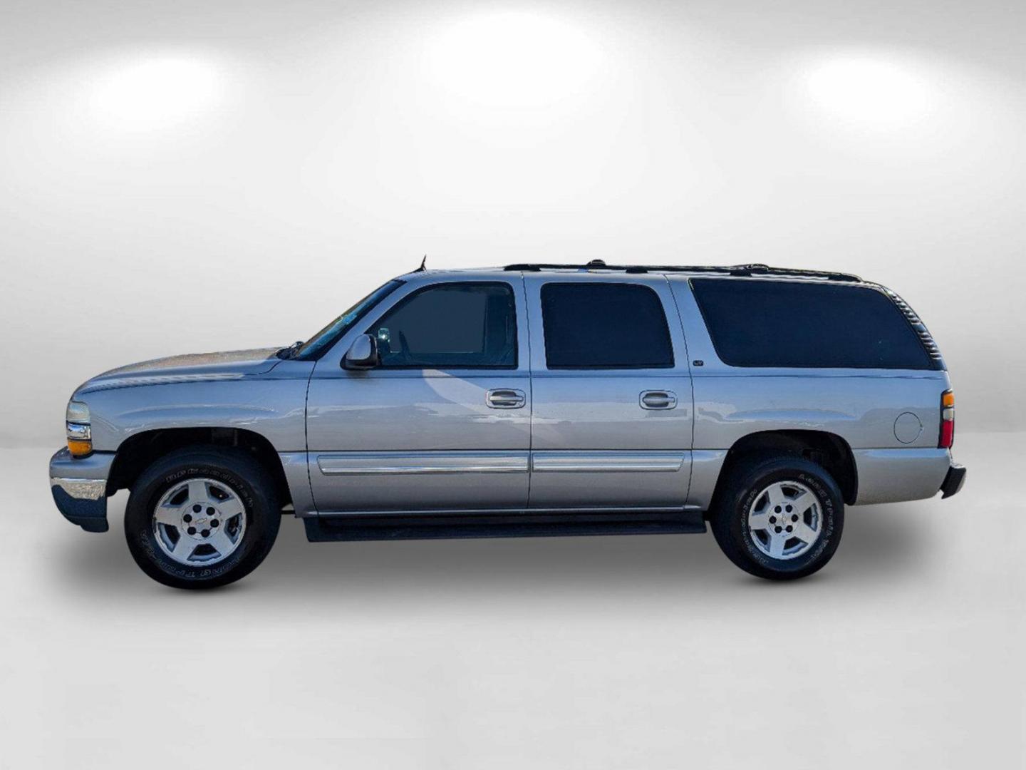 2004 /Gray/Dark Charcoal Chevrolet Suburban LT (3GNEC16Z94G) with an Gas V8 5.3L/327 engine, 4-Speed Automatic w/OD transmission, located at 3959 U.S. 80 W, Phenix City, AL, 36870, (334) 297-4885, 32.469296, -85.135185 - 2004 Chevrolet Suburban LT - Photo#7