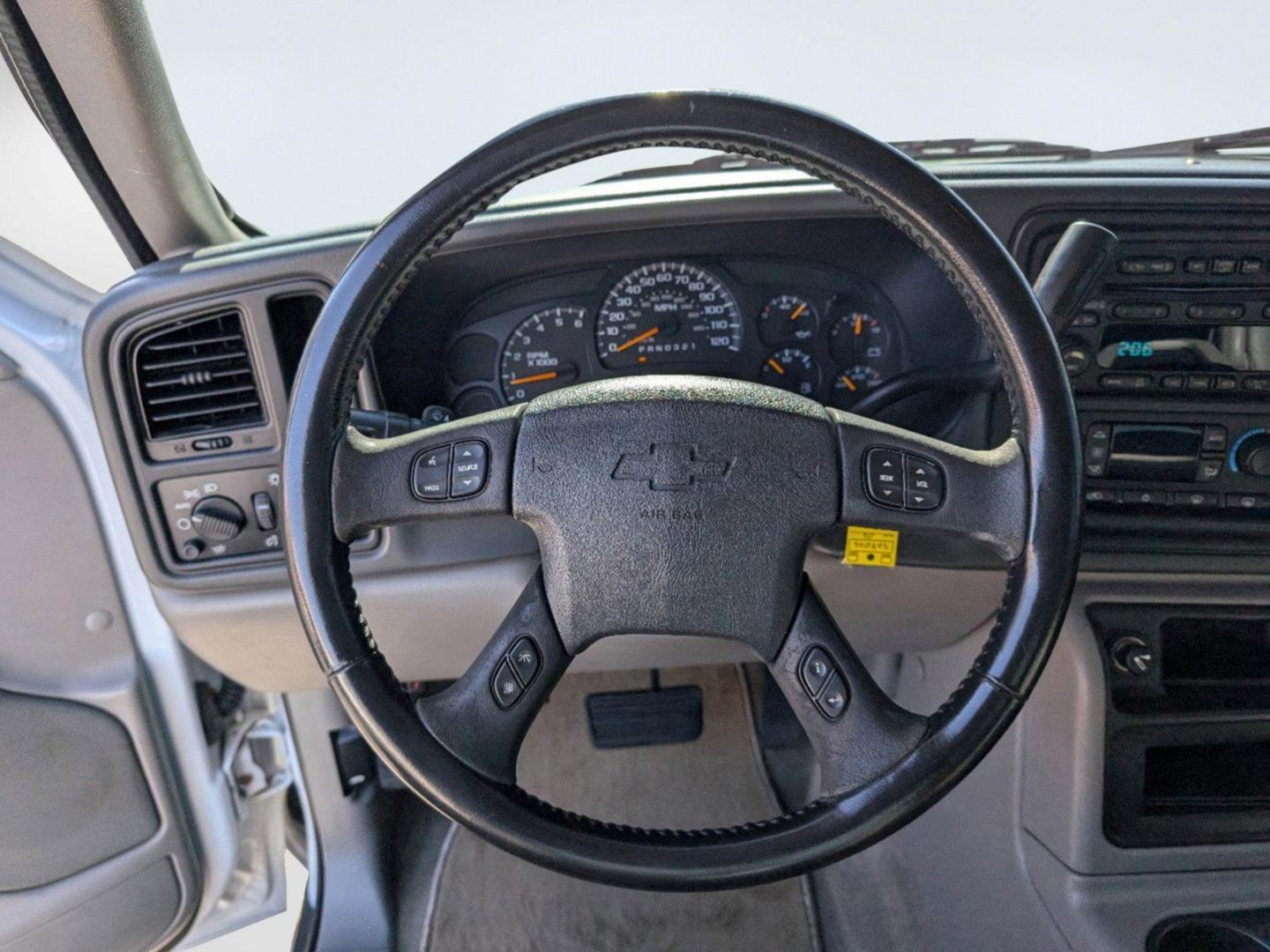 2006 /Gray/Dark Charcoal Chevrolet Tahoe LT (1GNEC13ZX6R) with an Gas/Ethanol V8 5.3L/327 engine, 4-Speed Automatic w/OD transmission, located at 3959 U.S. 80 W, Phenix City, AL, 36870, (334) 297-4885, 32.469296, -85.135185 - 2006 Chevrolet Tahoe LT - Photo#13