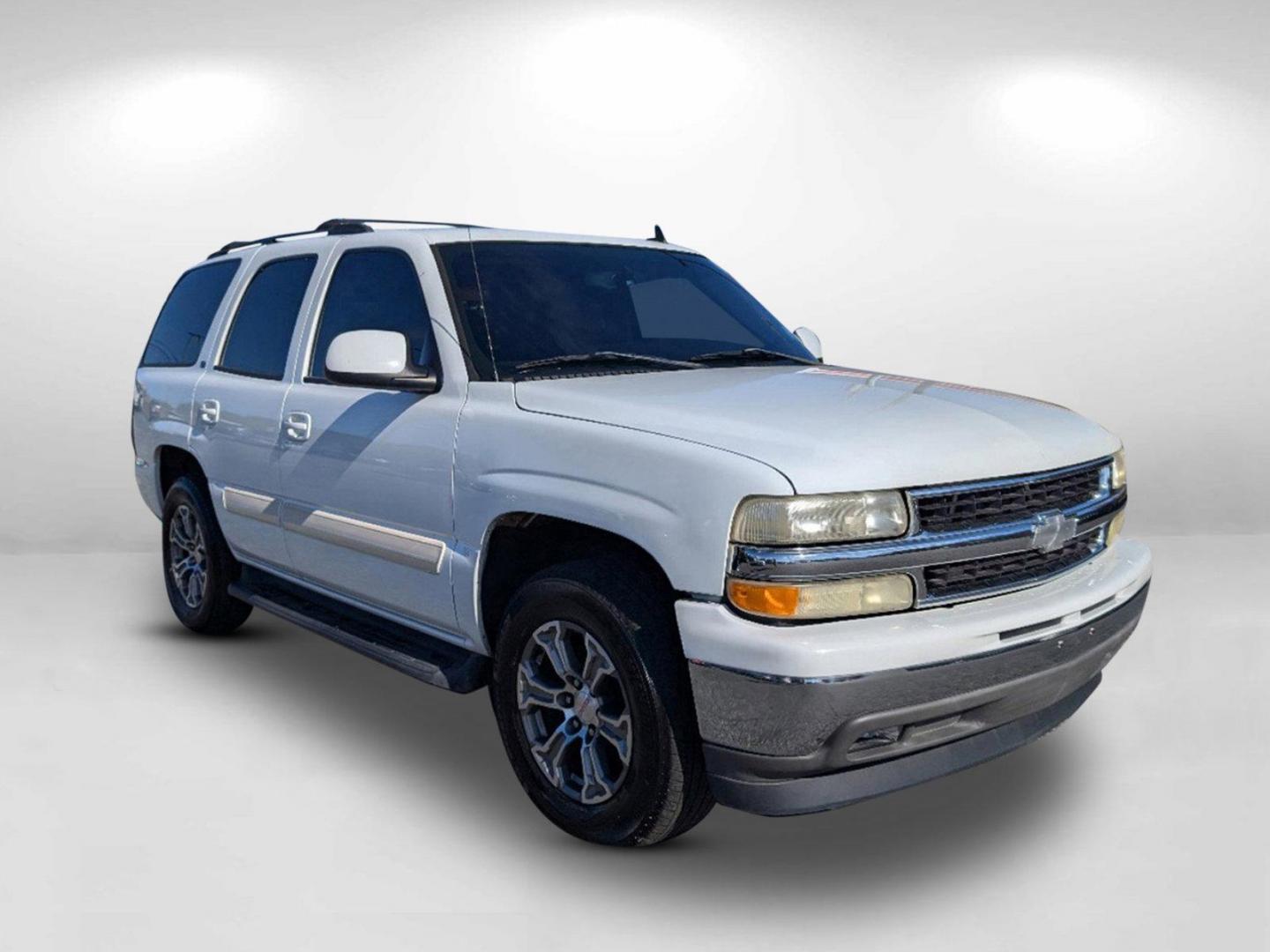 2006 /Gray/Dark Charcoal Chevrolet Tahoe LT (1GNEC13ZX6R) with an Gas/Ethanol V8 5.3L/327 engine, 4-Speed Automatic w/OD transmission, located at 3959 U.S. 80 W, Phenix City, AL, 36870, (334) 297-4885, 32.469296, -85.135185 - 2006 Chevrolet Tahoe LT - Photo#2