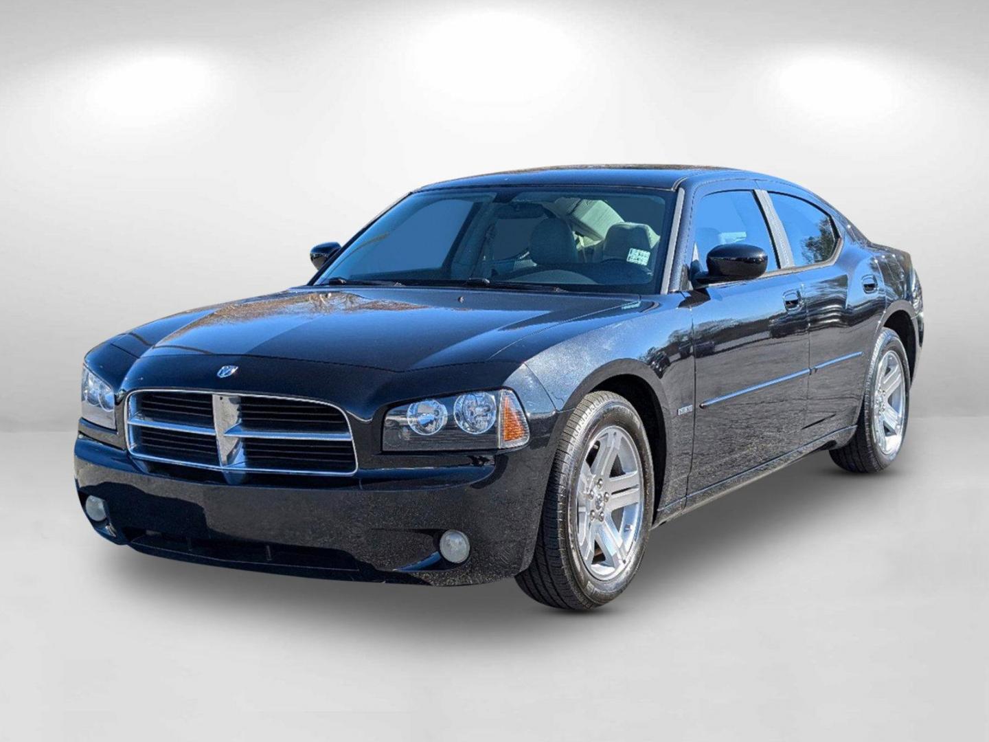 2006 Dodge Charger R/T (2B3LA53H76H) with an Gas V8 5.7L/345 engine, 5-Speed Automatic transmission, located at 3959 U.S. 80 W, Phenix City, AL, 36870, (334) 297-4885, 32.469296, -85.135185 - 2006 Dodge Charger R/T - Photo#2