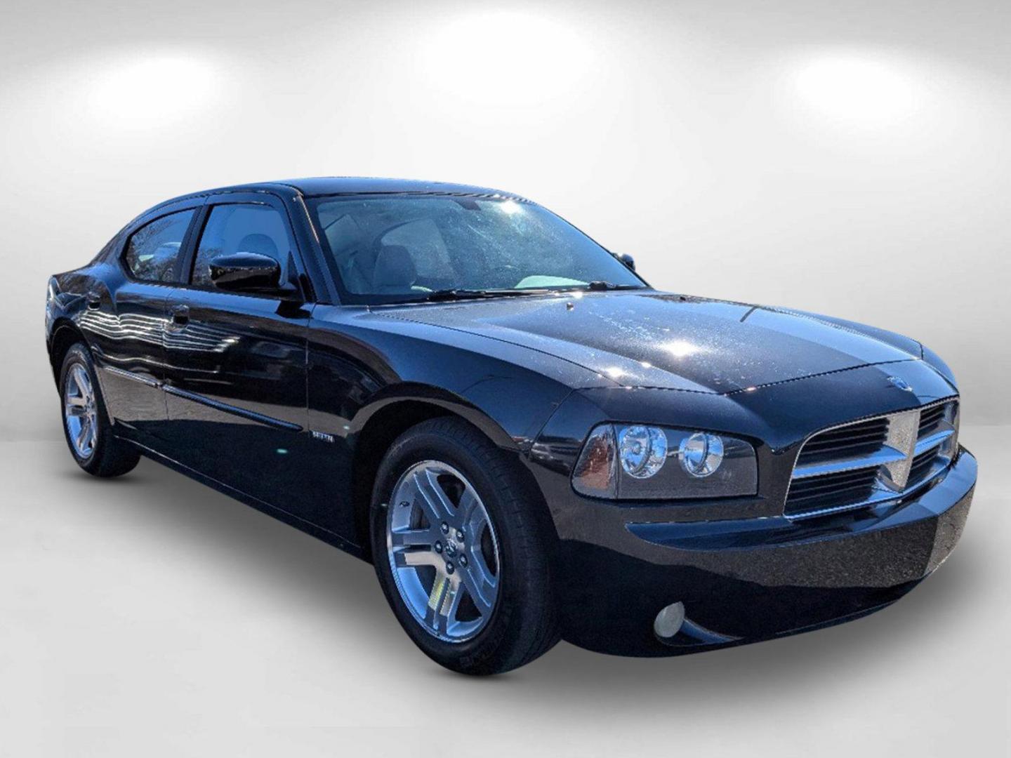 2006 Dodge Charger R/T (2B3LA53H76H) with an Gas V8 5.7L/345 engine, 5-Speed Automatic transmission, located at 3959 U.S. 80 W, Phenix City, AL, 36870, (334) 297-4885, 32.469296, -85.135185 - 2006 Dodge Charger R/T - Photo#4