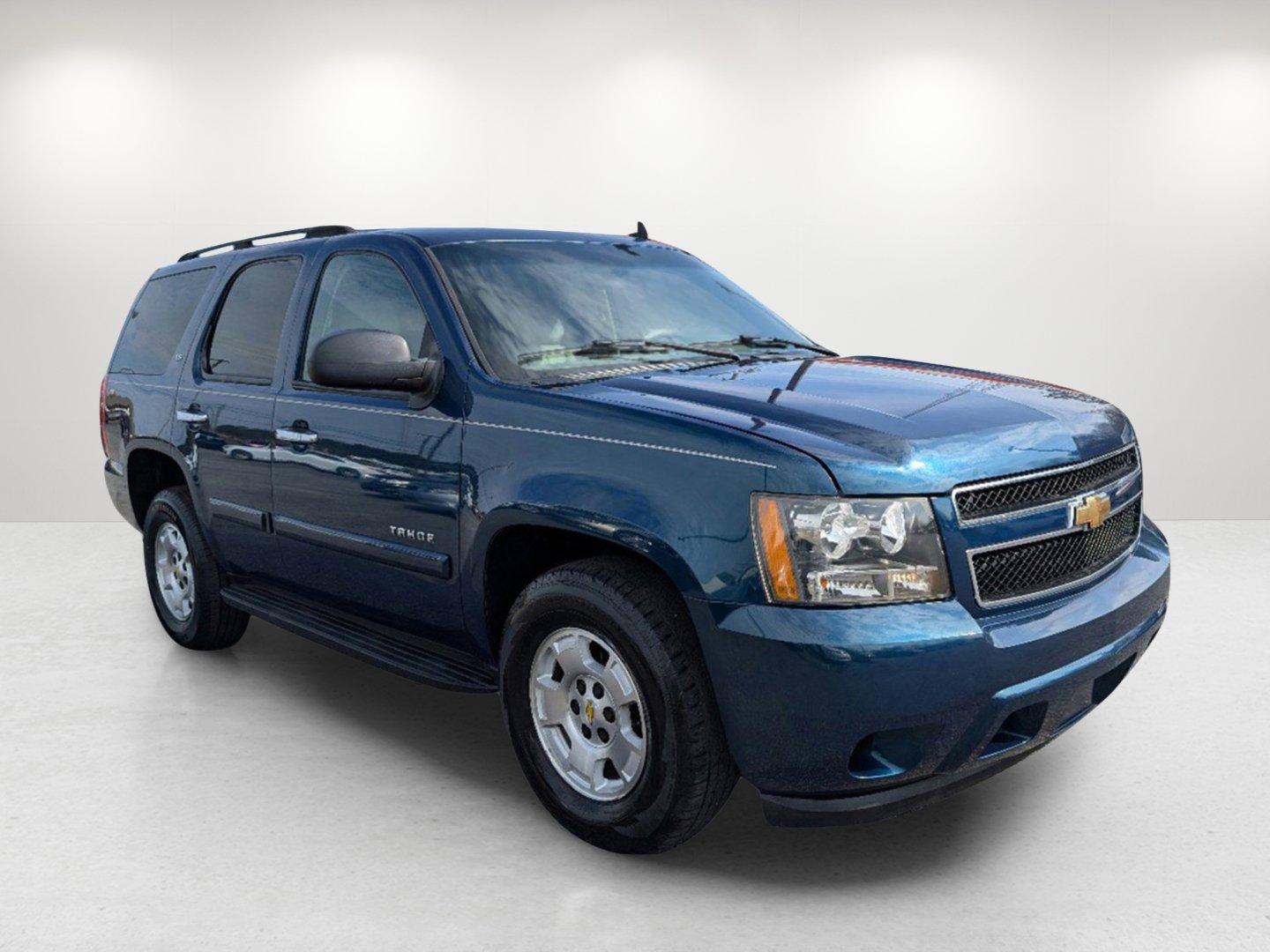 2007 /Dark Titanium/Lt Titanium Chevrolet Tahoe LS (1GNFC13057R) with an Gas/Ethanol V8 5.3L/323 engine, 4-Speed Automatic w/OD transmission, located at 5115 14th Ave., Columbus, GA, 31904, (706) 323-0345, 32.511494, -84.971046 - 2007 Chevrolet Tahoe LS - Photo#2