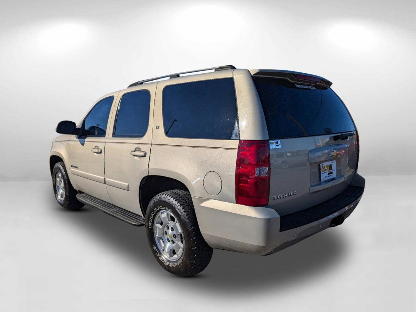 2007 /Ebony/Light Cashmere Chevrolet Tahoe LT (1GNFC13037R) with an Gas/Ethanol V8 5.3L/323 engine, 4-Speed Automatic w/OD transmission, located at 3959 U.S. 80 W, Phenix City, AL, 36870, (334) 297-4885, 32.469296, -85.135185 - 2007 Chevrolet Tahoe LT - Photo#6