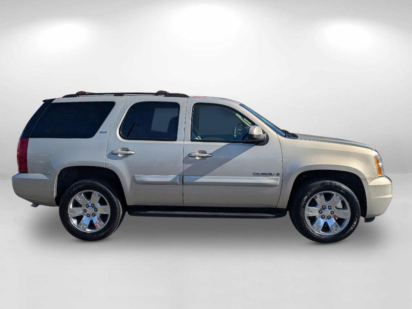 2007 /Light Tan GMC Yukon SLT (1GKFC13037R) with an Gas/Ethanol V8 5.3L/325 engine, 4-Speed Automatic w/OD transmission, located at 5115 14th Ave., Columbus, GA, 31904, (706) 323-0345, 32.511494, -84.971046 - 2007 GMC Yukon SLT - Photo#3