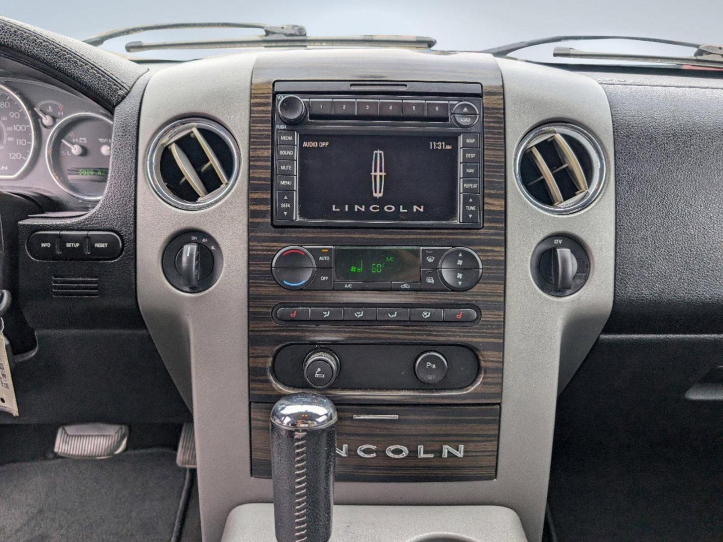 2007 Lincoln Mark LT (5LTPW18547F) with an Gas V8 5.4L/330 engine, 4-Speed Automatic w/OD transmission, located at 804 22nd Ave, Phenix City, AL, 36870, (334) 297-1860, 32.484749, -85.024475 - 2007 Lincoln Mark LT - Photo#13