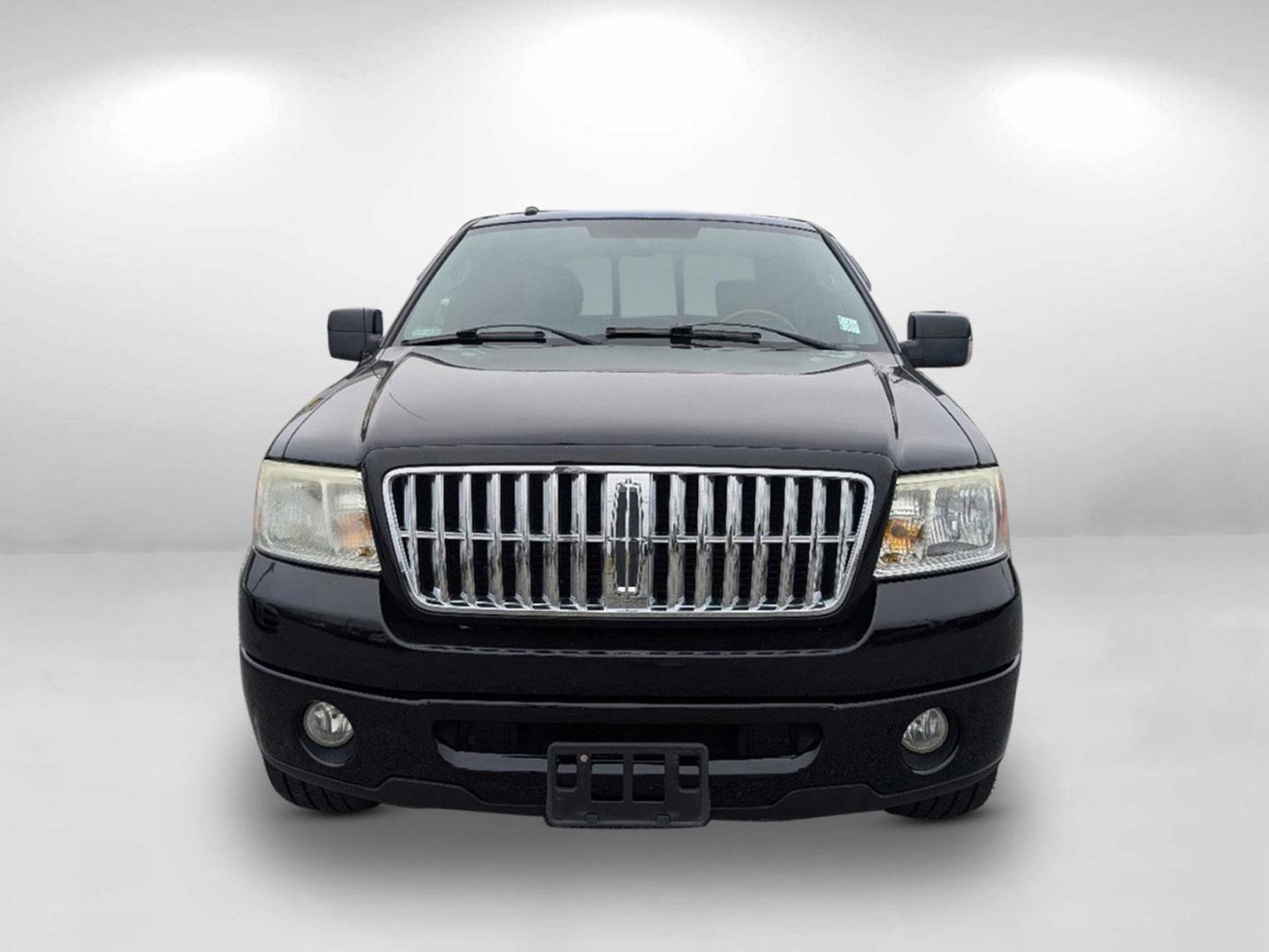 2007 Lincoln Mark LT (5LTPW18547F) with an Gas V8 5.4L/330 engine, 4-Speed Automatic w/OD transmission, located at 804 22nd Ave, Phenix City, AL, 36870, (334) 297-1860, 32.484749, -85.024475 - 2007 Lincoln Mark LT - Photo#1