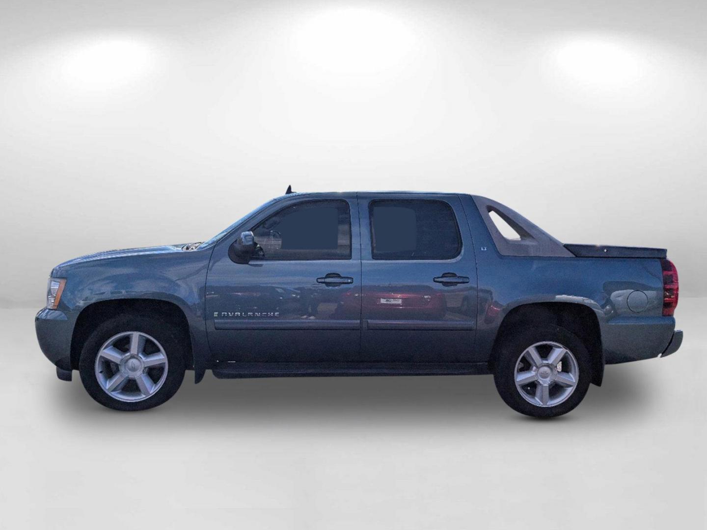 2008 /Dark Titanium/Light Titanium Chevrolet Avalanche LT w/1LT (3GNFK123X8G) with an Gas/Ethanol V8 5.3L/325 engine, 4-Speed Automatic w/OD transmission, located at 3959 U.S. 80 W, Phenix City, AL, 36870, (334) 297-4885, 32.469296, -85.135185 - 2008 Chevrolet Avalanche LT w/1LT - Photo#7