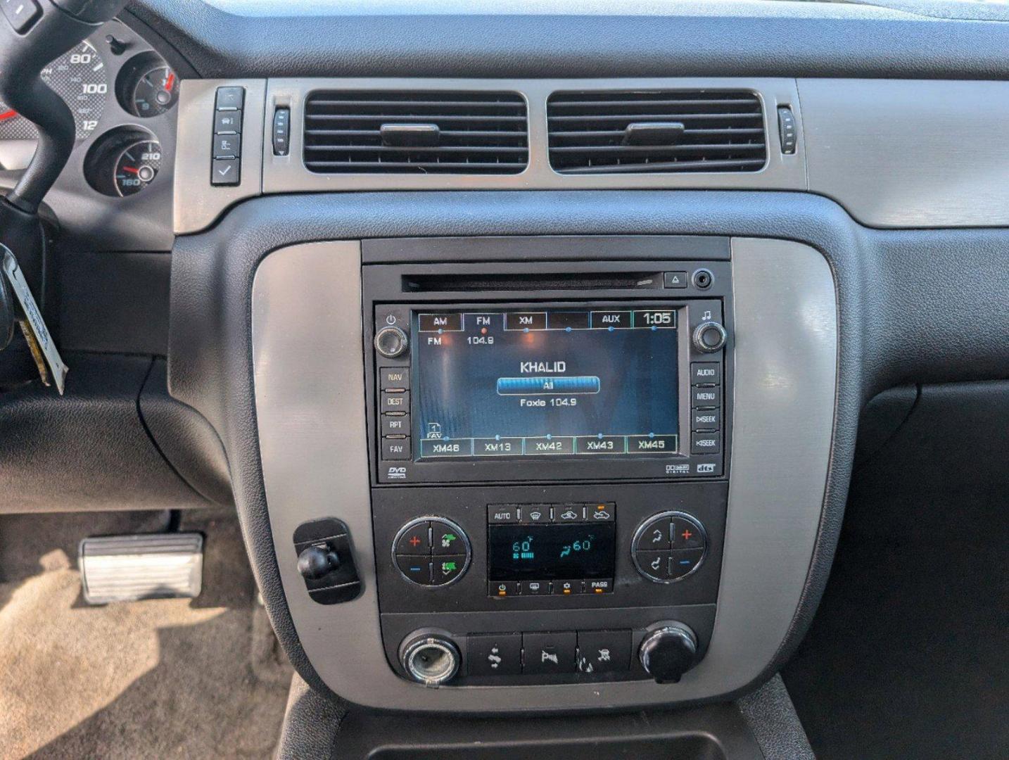 2009 Summit White /Ebony Chevrolet Avalanche LT w/2LT (3GNFK22039G) with an Gas/Ethanol V8 5.3L/325 engine, 6-Speed Automatic w/OD transmission, located at 5115 14th Ave., Columbus, GA, 31904, (706) 323-0345, 32.511494, -84.971046 - 2009 Chevrolet Avalanche LT w/2LT - Photo#13