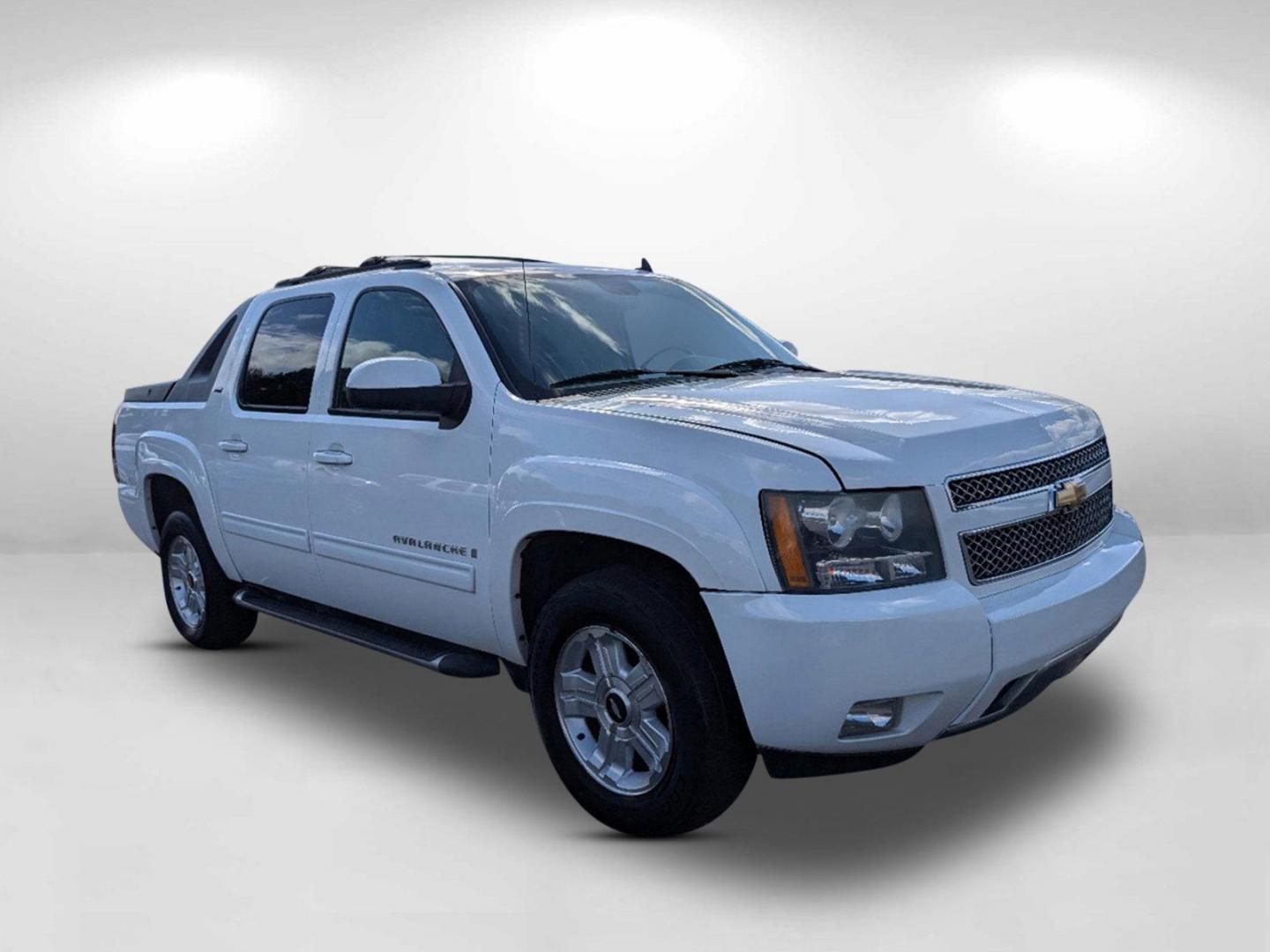 2009 Summit White /Ebony Chevrolet Avalanche LT w/2LT (3GNFK22039G) with an Gas/Ethanol V8 5.3L/325 engine, 6-Speed Automatic w/OD transmission, located at 5115 14th Ave., Columbus, GA, 31904, (706) 323-0345, 32.511494, -84.971046 - 2009 Chevrolet Avalanche LT w/2LT - Photo#2