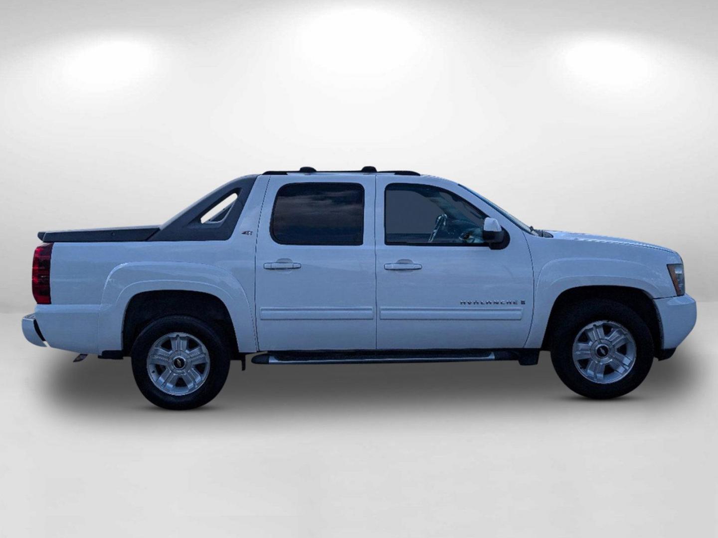 2009 Summit White /Ebony Chevrolet Avalanche LT w/2LT (3GNFK22039G) with an Gas/Ethanol V8 5.3L/325 engine, 6-Speed Automatic w/OD transmission, located at 5115 14th Ave., Columbus, GA, 31904, (706) 323-0345, 32.511494, -84.971046 - 2009 Chevrolet Avalanche LT w/2LT - Photo#3