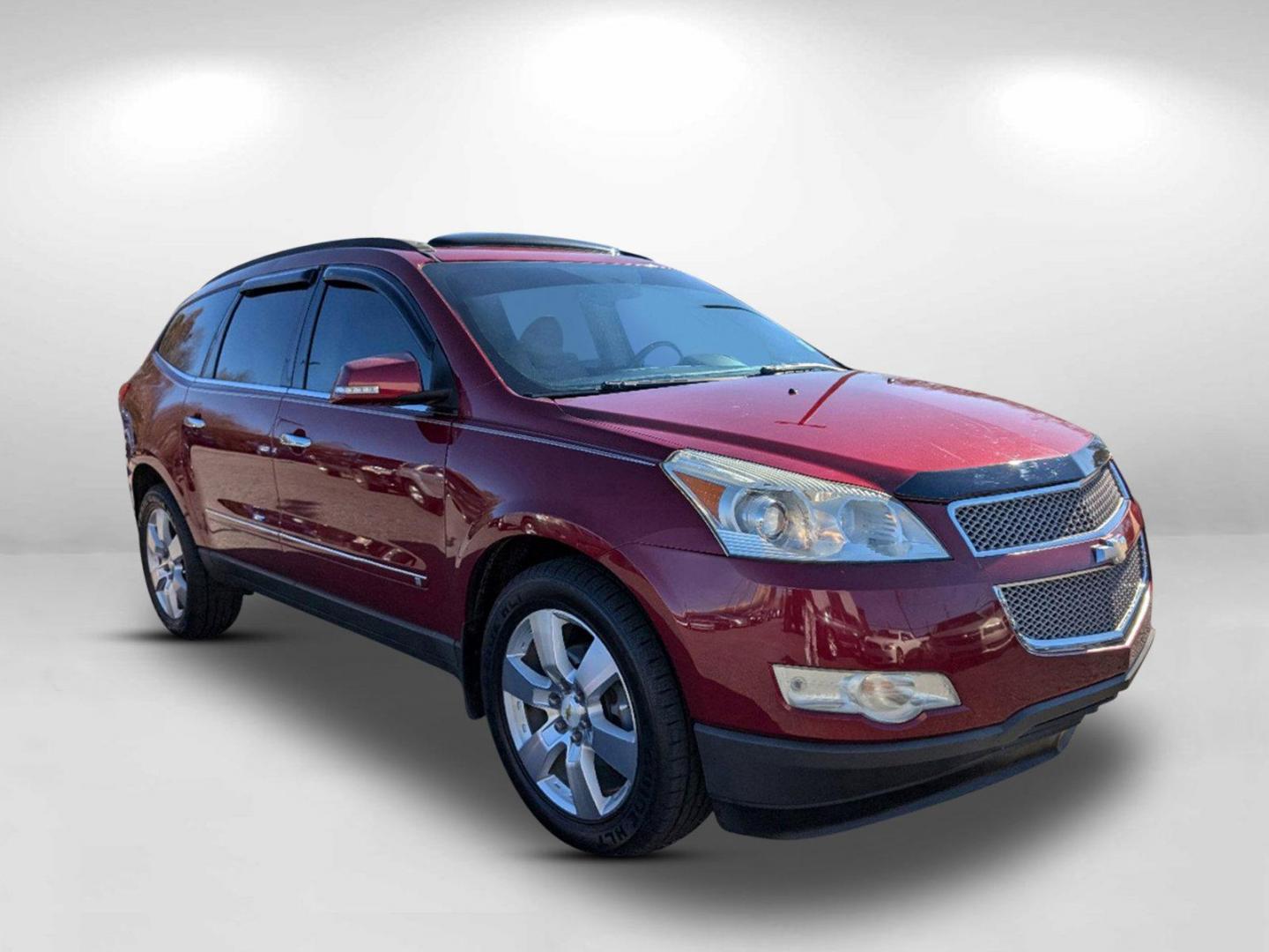 2009 /Cashmere/Ebony Chevrolet Traverse LTZ (1GNER33DX9S) with an Gas V6 3.6L/220 engine, 6-Speed Automatic transmission, located at 3959 U.S. 80 W, Phenix City, AL, 36870, (334) 297-4885, 32.469296, -85.135185 - 2009 Chevrolet Traverse LTZ - Photo#6