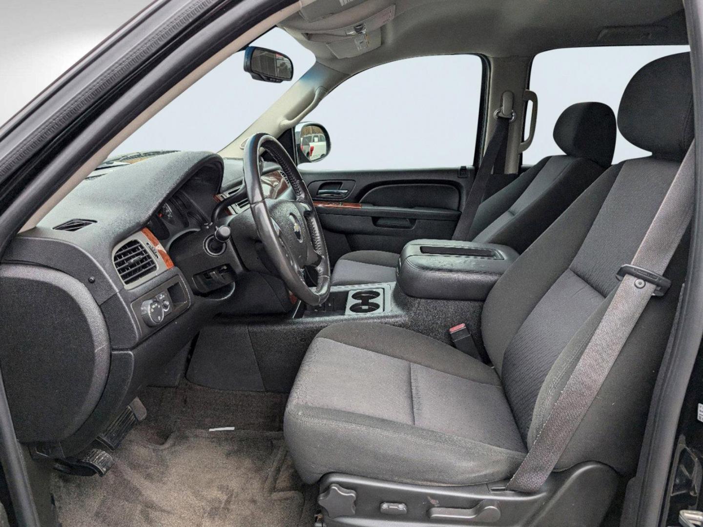 2010 /Ebony Chevrolet Avalanche LS (3GNNCEE00AG) with an Gas/Ethanol V8 5.3L/325 engine, 6-Speed Automatic w/OD transmission, located at 3959 U.S. 80 W, Phenix City, AL, 36870, (334) 297-4885, 32.469296, -85.135185 - 2010 Chevrolet Avalanche LS - Photo#9