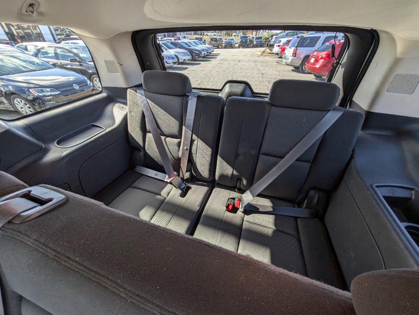 2010 /Ebony Chevrolet Tahoe LS (1GNUKAE0XAR) with an Gas/Ethanol V8 5.3L/323 engine, 6-Speed Automatic w/OD transmission, located at 521 Old Farm Lane Rd, Prattville, AL, 36066, (334) 325-1505, 32.482460, -86.416367 - 2010 Chevrolet Tahoe LS - Photo#11