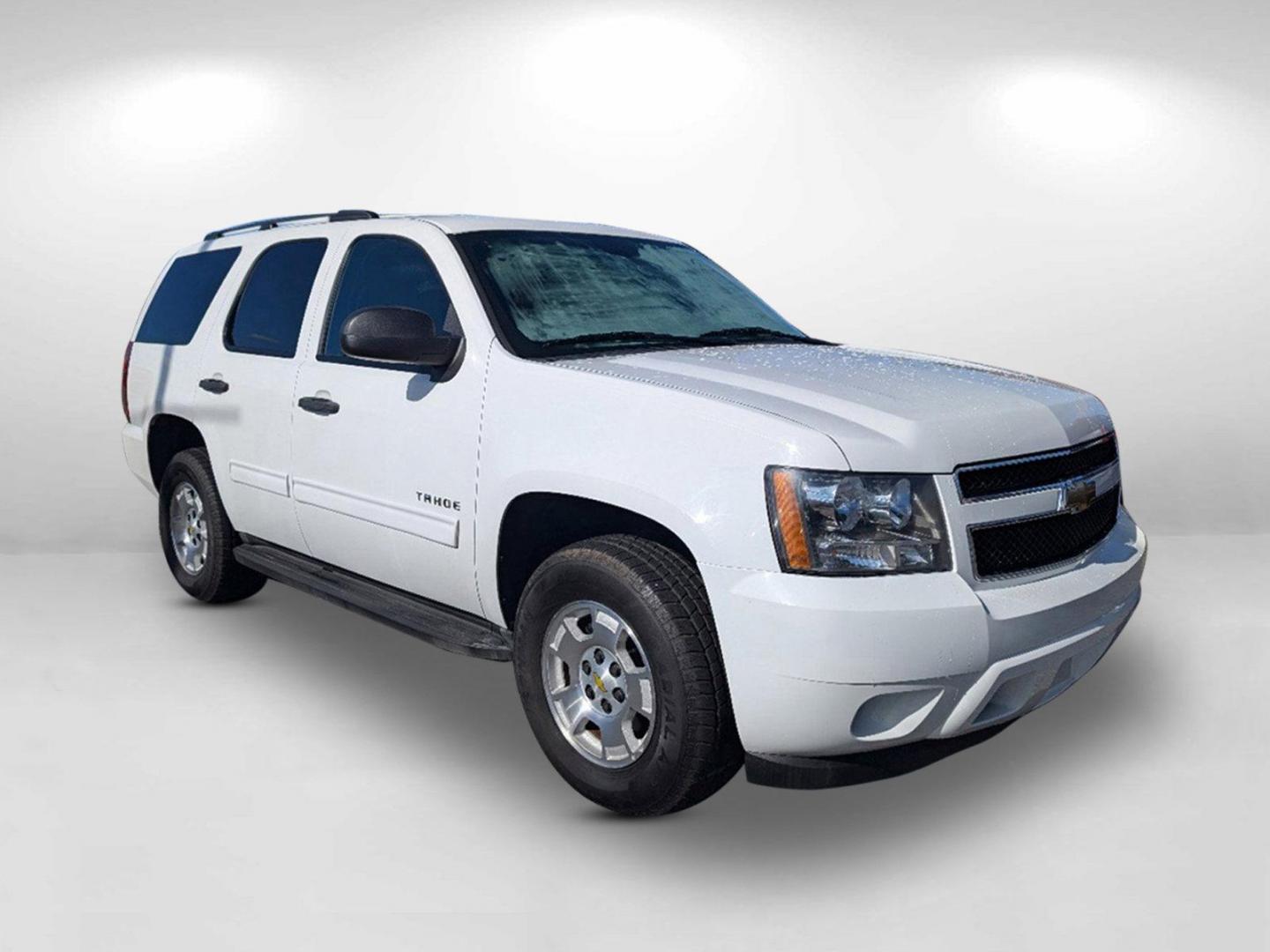 2010 /Ebony Chevrolet Tahoe LS (1GNUKAE0XAR) with an Gas/Ethanol V8 5.3L/323 engine, 6-Speed Automatic w/OD transmission, located at 521 Old Farm Lane Rd, Prattville, AL, 36066, (334) 325-1505, 32.482460, -86.416367 - 2010 Chevrolet Tahoe LS - Photo#2