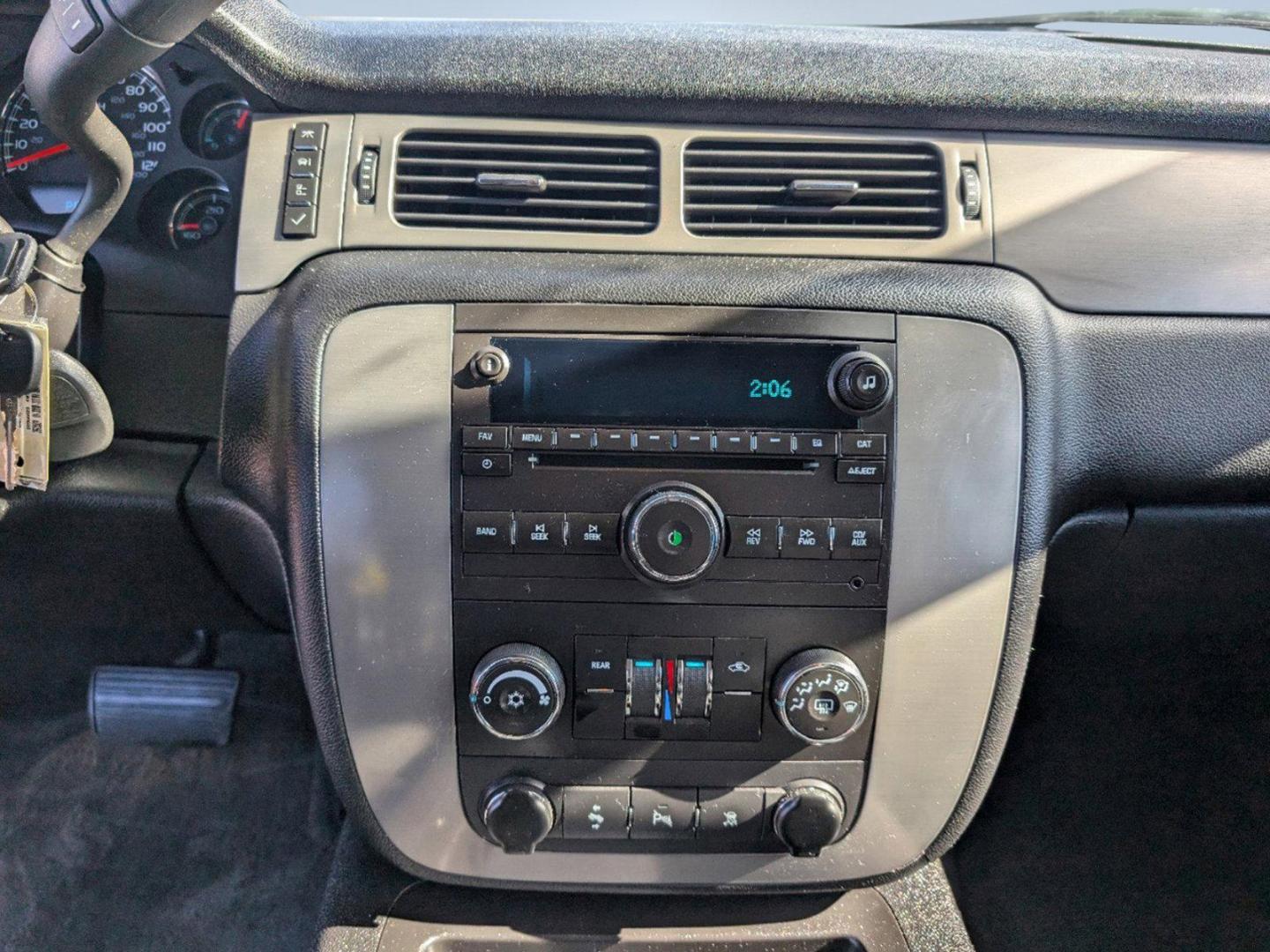 2010 /Ebony Chevrolet Tahoe LS (1GNUKAE0XAR) with an Gas/Ethanol V8 5.3L/323 engine, 6-Speed Automatic w/OD transmission, located at 7000 Northlake Connector, Columbus, GA, 31904, (706) 987-8085, 32.524975, -84.978134 - 2010 Chevrolet Tahoe LS - Photo#14