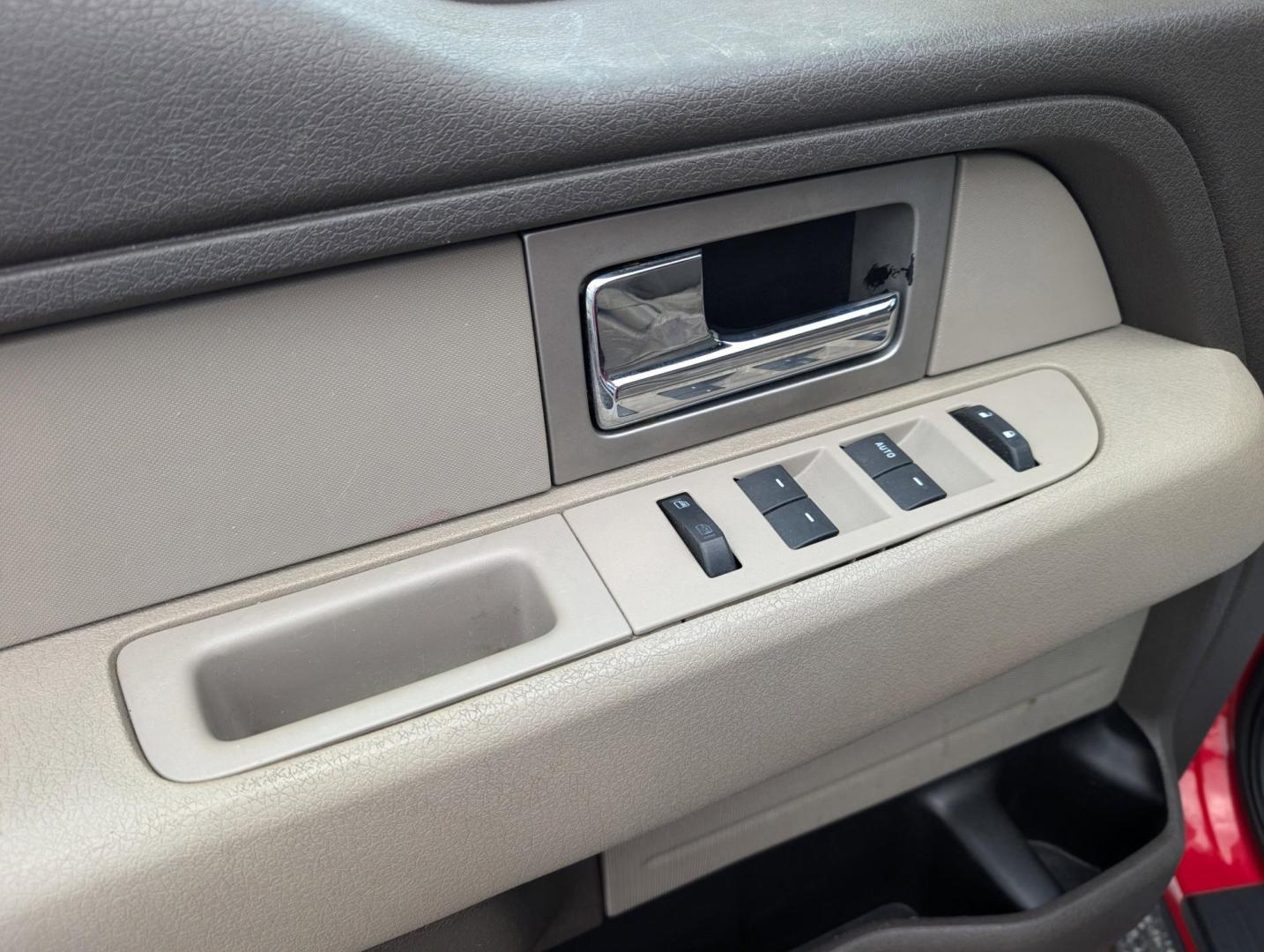 2010 Ford F-150 XLT (1FTEW1C80AF) with an Gas V8 4.6L/281 engine, 6-Speed Automatic transmission, located at 1430 Gateway Drive, Opelika, AL, 36801, (334) 239-0944, 32.637871, -85.409790 - 2010 Ford F-150 XLT - Photo#10