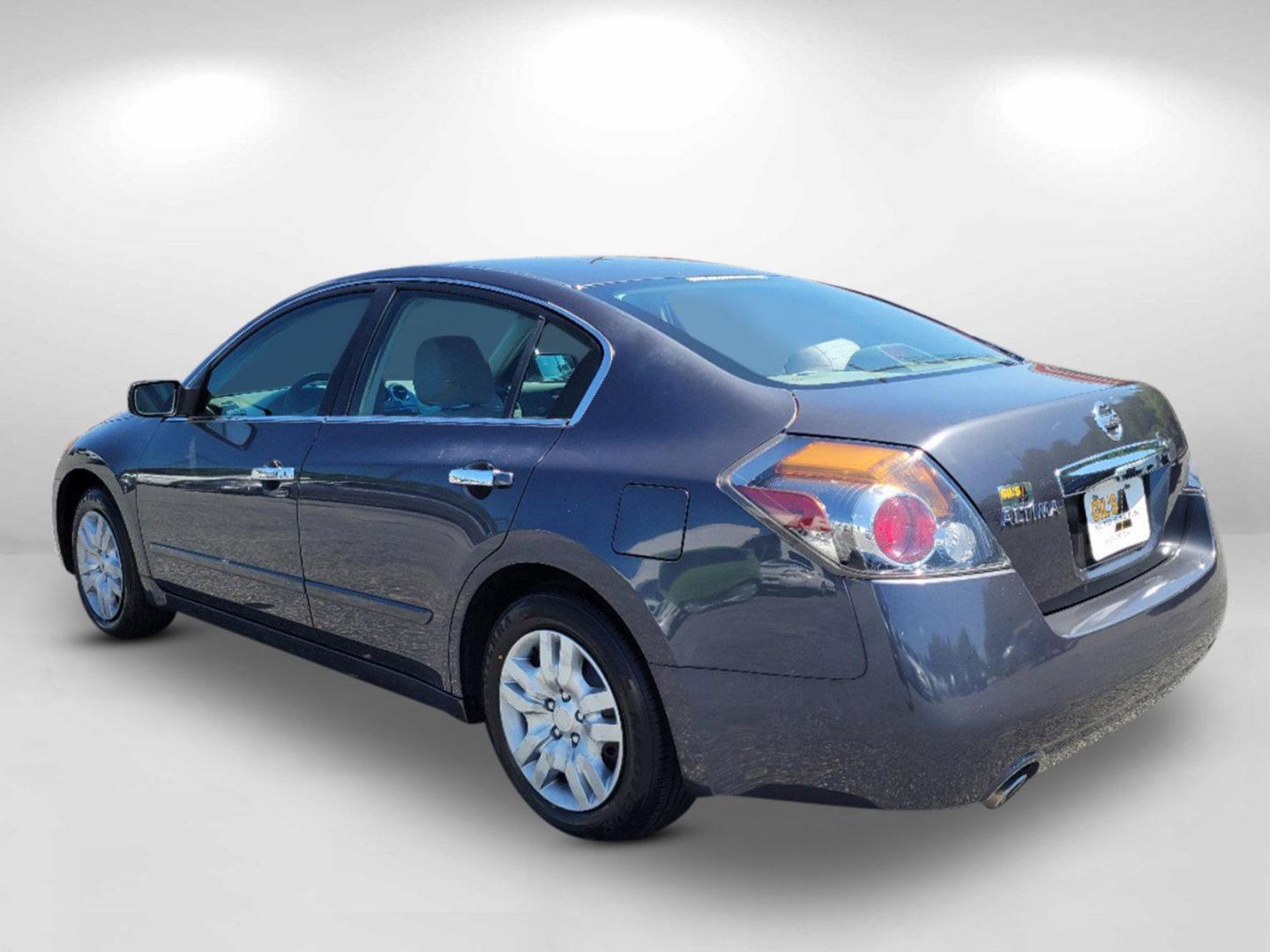 2010 Dark Slate Metallic /Frost Nissan Altima 2.5 (1N4AL2AP1AN) with an Gas I4 2.5L/ engine, 1-Speed Continuously Variable transmission, located at 5115 14th Ave., Columbus, GA, 31904, (706) 323-0345, 32.511494, -84.971046 - 2010 Nissan Altima 2.5 - Photo#6