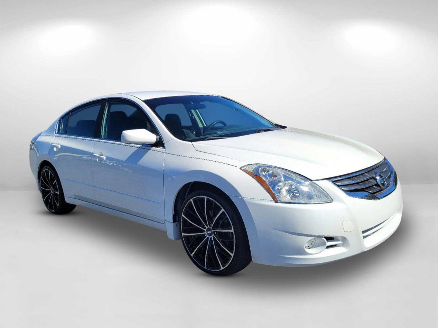 2010 Winter Frost Pearl /Charcoal Nissan Altima 2.5 S (1N4AL2AP9AN) with an Gas I4 2.5L/ engine, 1-Speed Continuously Variable transmission, located at 3959 U.S. 80 W, Phenix City, AL, 36870, (334) 297-4885, 32.469296, -85.135185 - 2010 Nissan Altima 2.5 S - Photo#2