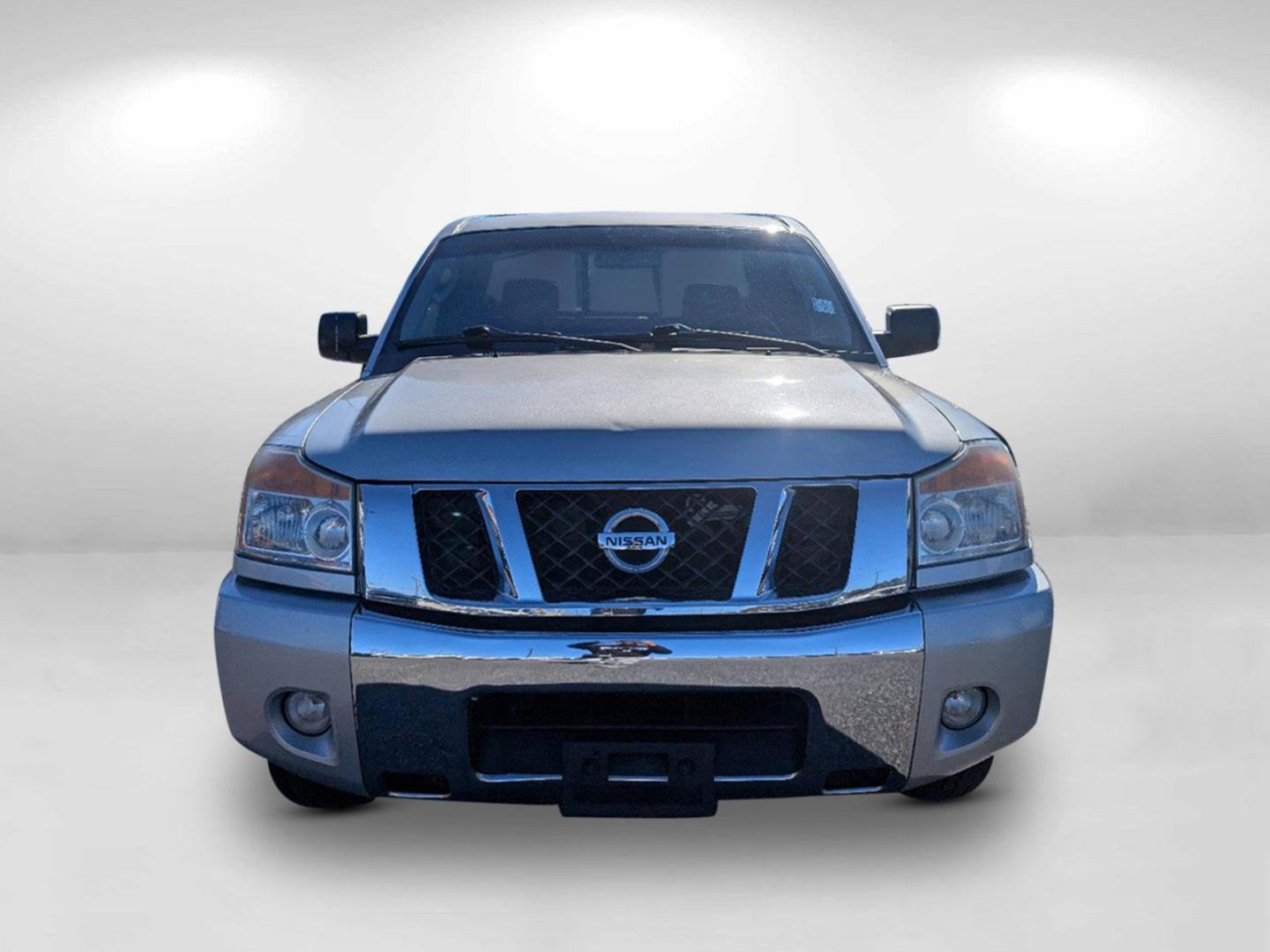 2010 /Charcoal Nissan Titan SE (1N6BA0CA0AN) with an Gas/Ethanol V8 5.6L/ engine, 5-Speed Automatic w/OD transmission, located at 3959 U.S. 80 W, Phenix City, AL, 36870, (334) 297-4885, 32.469296, -85.135185 - 2010 Nissan Titan SE - Photo#3