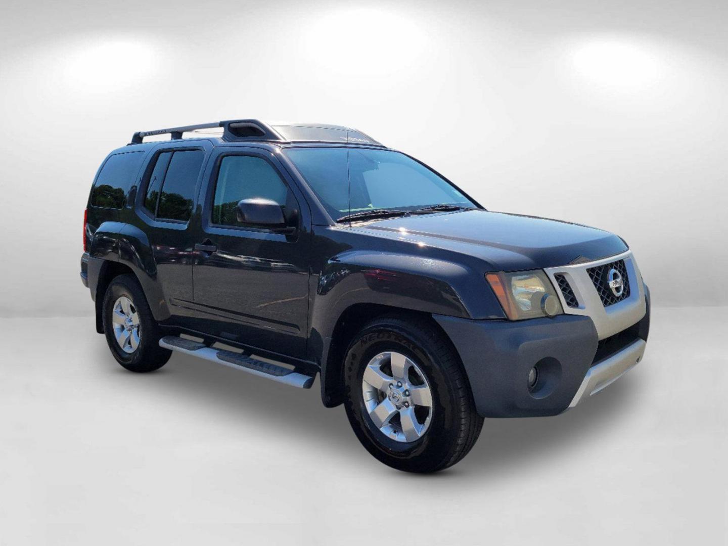 2010 Night Armor Pearl /Gray Nissan Xterra S (5N1AN0NU1AC) with an Gas V6 4.0L/ engine, 5-Speed Automatic w/OD transmission, located at 1430 Gateway Drive, Opelika, AL, 36801, (334) 239-0944, 32.637871, -85.409790 - 2010 Nissan Xterra S - Photo#2