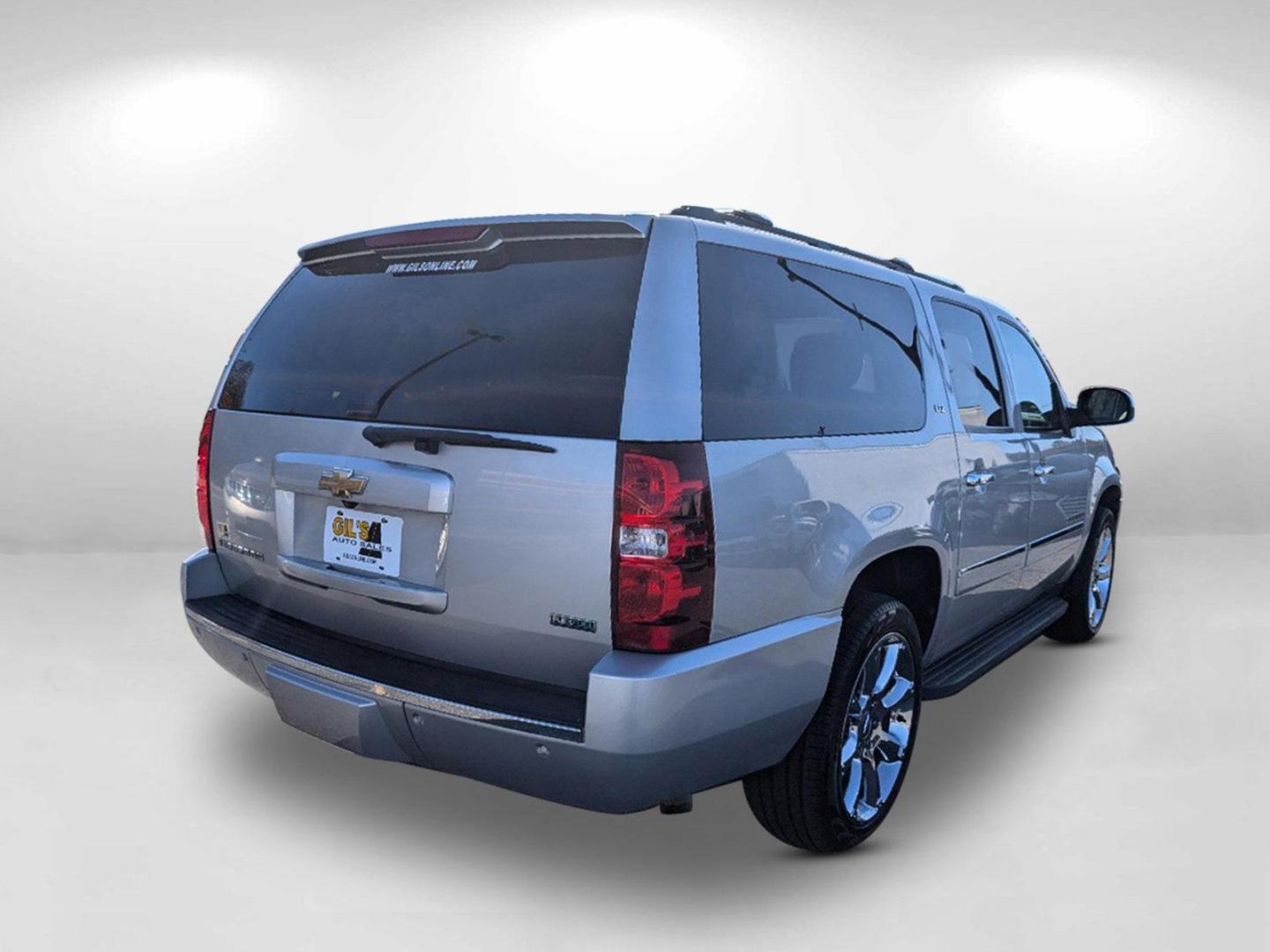 2011 /Light Titanium/Dark Titanium Chevrolet Suburban LTZ (1GNSKKE39BR) with an Gas/Ethanol V8 5.3L/323 engine, 6-Speed Automatic w/OD transmission, located at 3959 U.S. 80 W, Phenix City, AL, 36870, (334) 297-4885, 32.469296, -85.135185 - 2011 Chevrolet Suburban LTZ - Photo#4