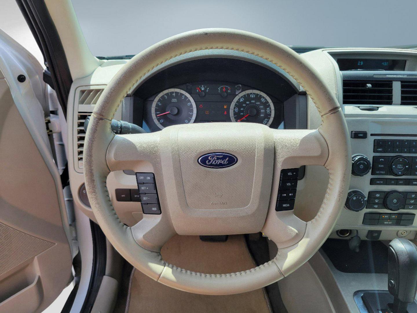 2011 White Ford Escape XLT (1FMCU9DG4BK) with an Gas/Ethanol V6 3.0L/181 engine, 6-Speed Automatic transmission, located at 5115 14th Ave., Columbus, GA, 31904, (706) 323-0345, 32.511494, -84.971046 - 2011 Ford Escape XLT - Photo#12