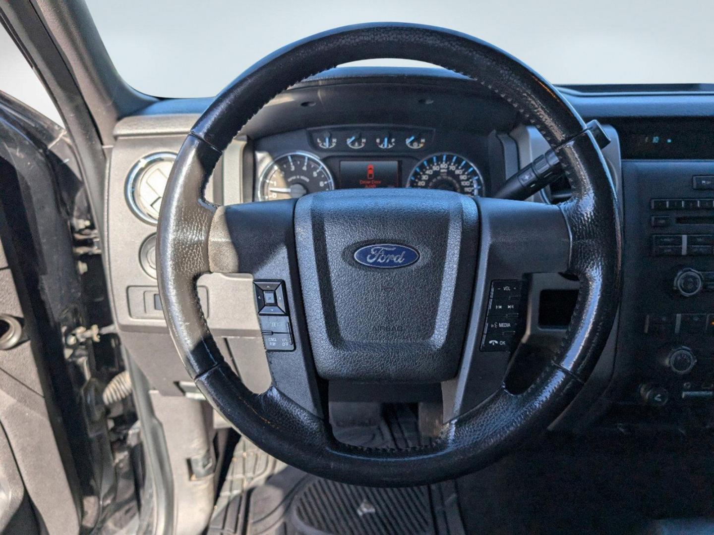 2011 Ford F-150 XLT (1FTEW1CM9BF) with an Gas/Ethanol V6 3.7/227 engine, 6-Speed Automatic transmission, located at 3959 U.S. 80 W, Phenix City, AL, 36870, (334) 297-4885, 32.469296, -85.135185 - 2011 Ford F-150 XLT - Photo#15