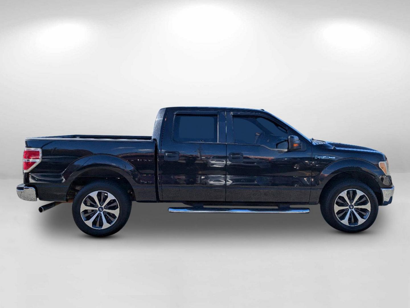 2011 Ford F-150 XLT (1FTEW1CM9BF) with an Gas/Ethanol V6 3.7/227 engine, 6-Speed Automatic transmission, located at 3959 U.S. 80 W, Phenix City, AL, 36870, (334) 297-4885, 32.469296, -85.135185 - 2011 Ford F-150 XLT - Photo#6