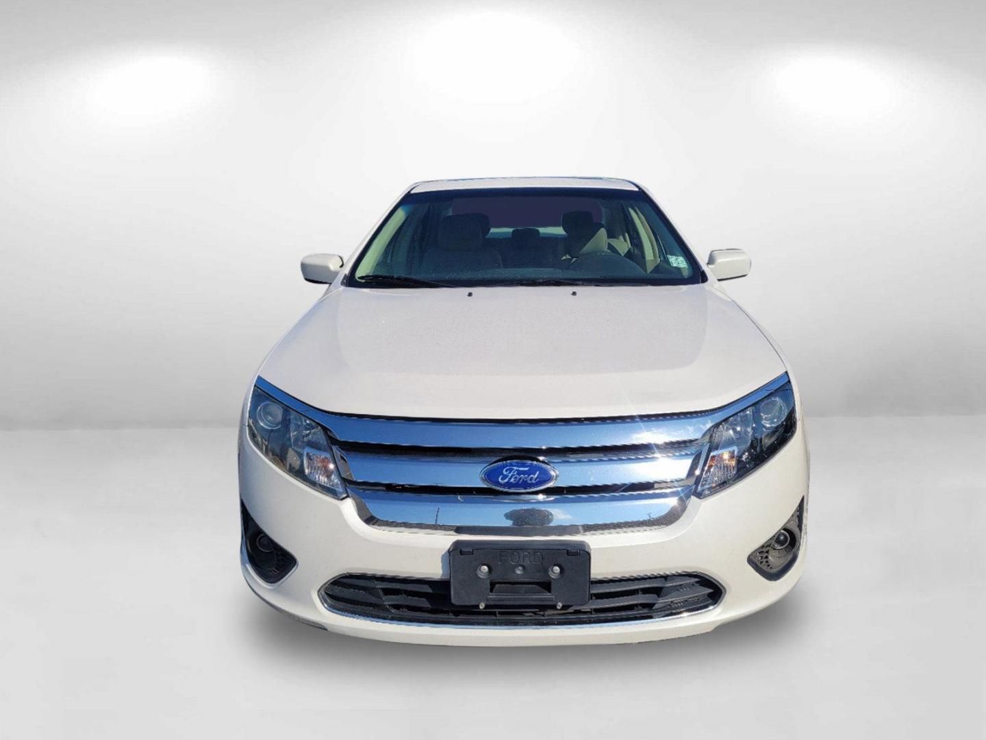 2011 White Ford Fusion SE (3FAHP0HA6BR) with an Gas I4 2.5L/152 engine, located at 521 Old Farm Lane Rd, Prattville, AL, 36066, (334) 325-1505, 32.482460, -86.416367 - 2011 Ford Fusion SE - Photo#1