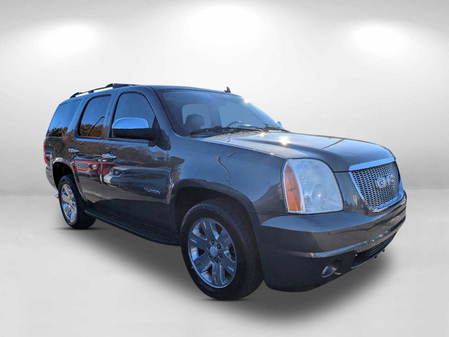 2011 /Ebony GMC Yukon SLT (1GKS1CE03BR) with an Gas/Ethanol V8 5.3L/323 engine, 6-Speed Automatic w/OD transmission, located at 3959 U.S. 80 W, Phenix City, AL, 36870, (334) 297-4885, 32.469296, -85.135185 - 2011 GMC Yukon SLT - Photo#2