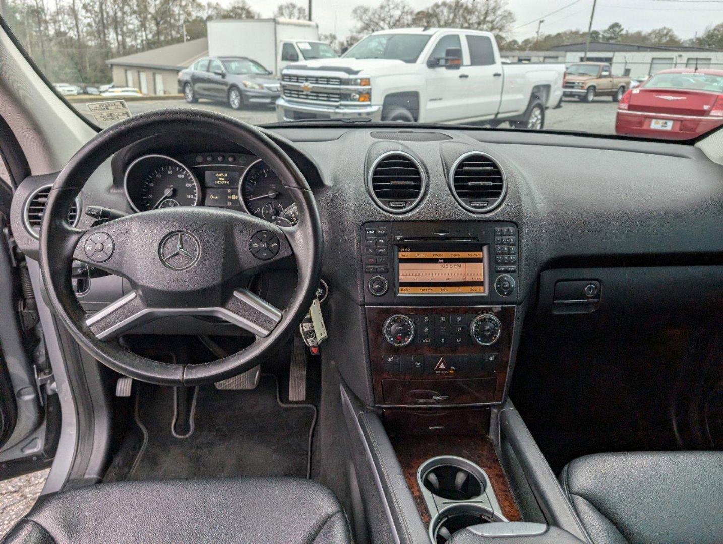 2011 Mercedes-Benz M-Class ML 350 (4JGBB5GBXBA) with an Gas V6 3.5L/213 engine, 7-Speed Automatic transmission, located at 3959 U.S. 80 W, Phenix City, AL, 36870, (334) 297-4885, 32.469296, -85.135185 - 2011 Mercedes-Benz M-Class ML 350 - Photo#11