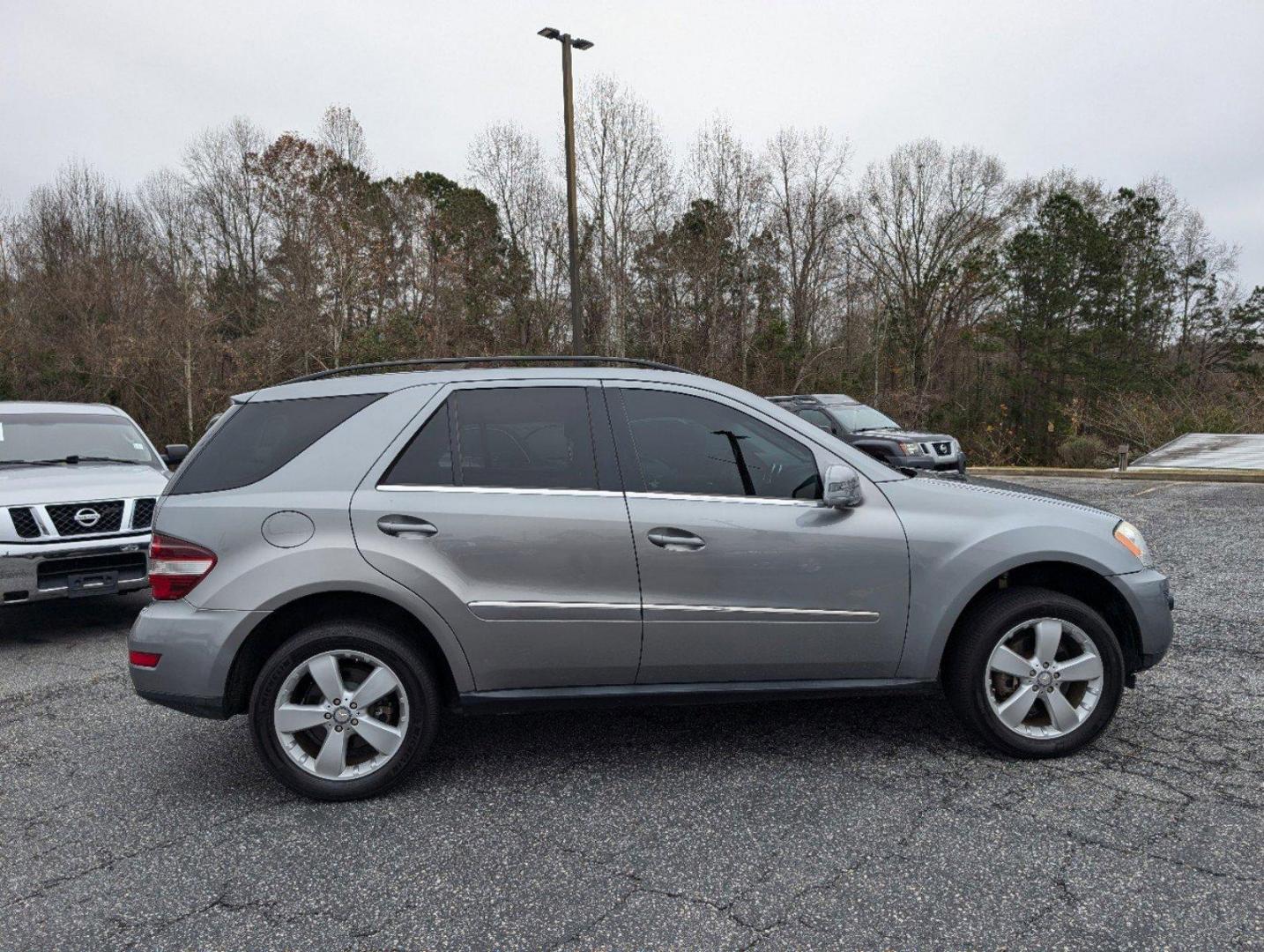 2011 Mercedes-Benz M-Class ML 350 (4JGBB5GBXBA) with an Gas V6 3.5L/213 engine, 7-Speed Automatic transmission, located at 3959 U.S. 80 W, Phenix City, AL, 36870, (334) 297-4885, 32.469296, -85.135185 - 2011 Mercedes-Benz M-Class ML 350 - Photo#3