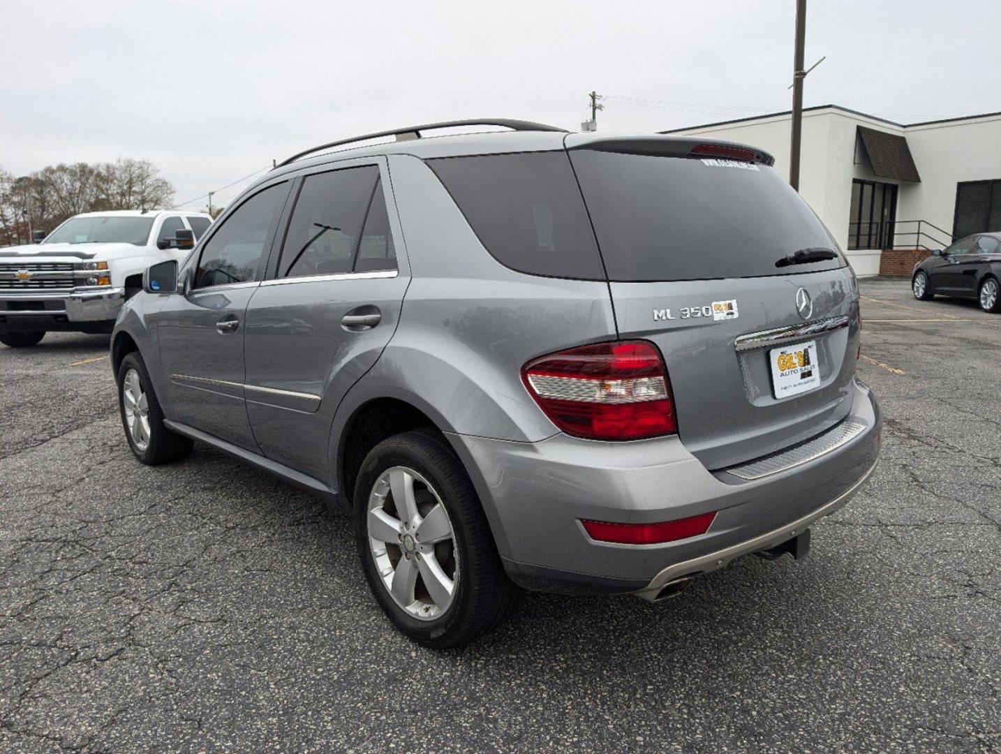 2011 Mercedes-Benz M-Class ML 350 (4JGBB5GBXBA) with an Gas V6 3.5L/213 engine, 7-Speed Automatic transmission, located at 3959 U.S. 80 W, Phenix City, AL, 36870, (334) 297-4885, 32.469296, -85.135185 - 2011 Mercedes-Benz M-Class ML 350 - Photo#6