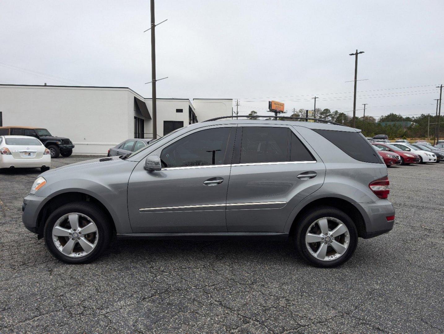 2011 Mercedes-Benz M-Class ML 350 (4JGBB5GBXBA) with an Gas V6 3.5L/213 engine, 7-Speed Automatic transmission, located at 3959 U.S. 80 W, Phenix City, AL, 36870, (334) 297-4885, 32.469296, -85.135185 - 2011 Mercedes-Benz M-Class ML 350 - Photo#7