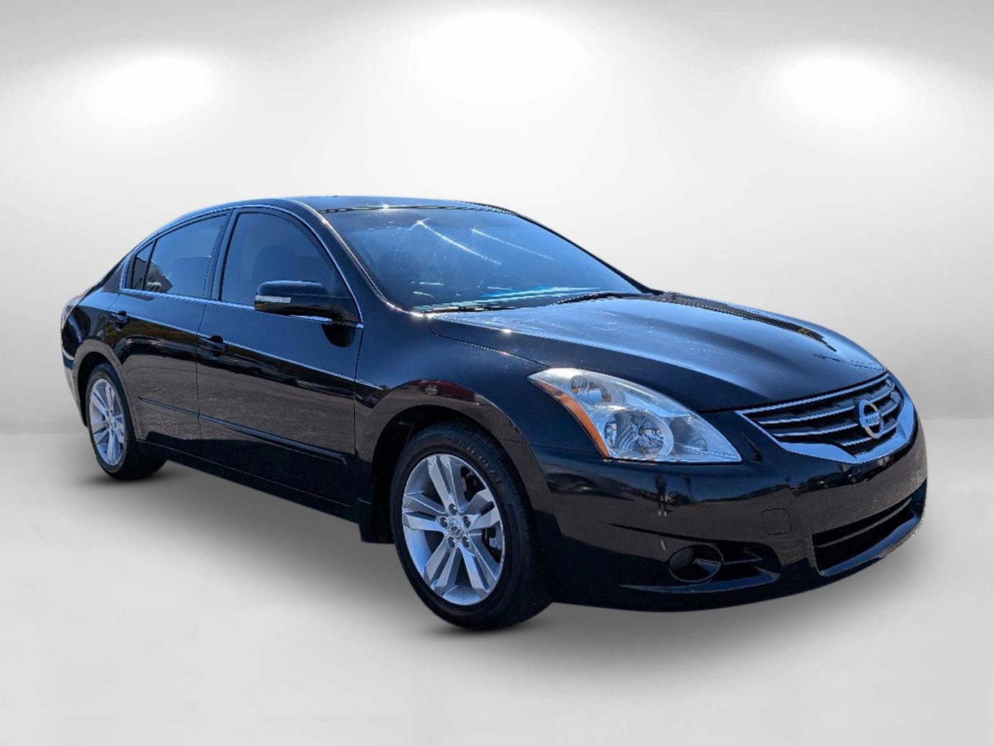 2011 /Charcoal Nissan Altima 3.5 SR (1N4BL2AP0BN) with an Gas V6 3.5L/ engine, 1-Speed Continuously Variable transmission, located at 5115 14th Ave., Columbus, GA, 31904, (706) 323-0345, 32.511494, -84.971046 - 2011 Nissan Altima 3.5 SR - Photo#2