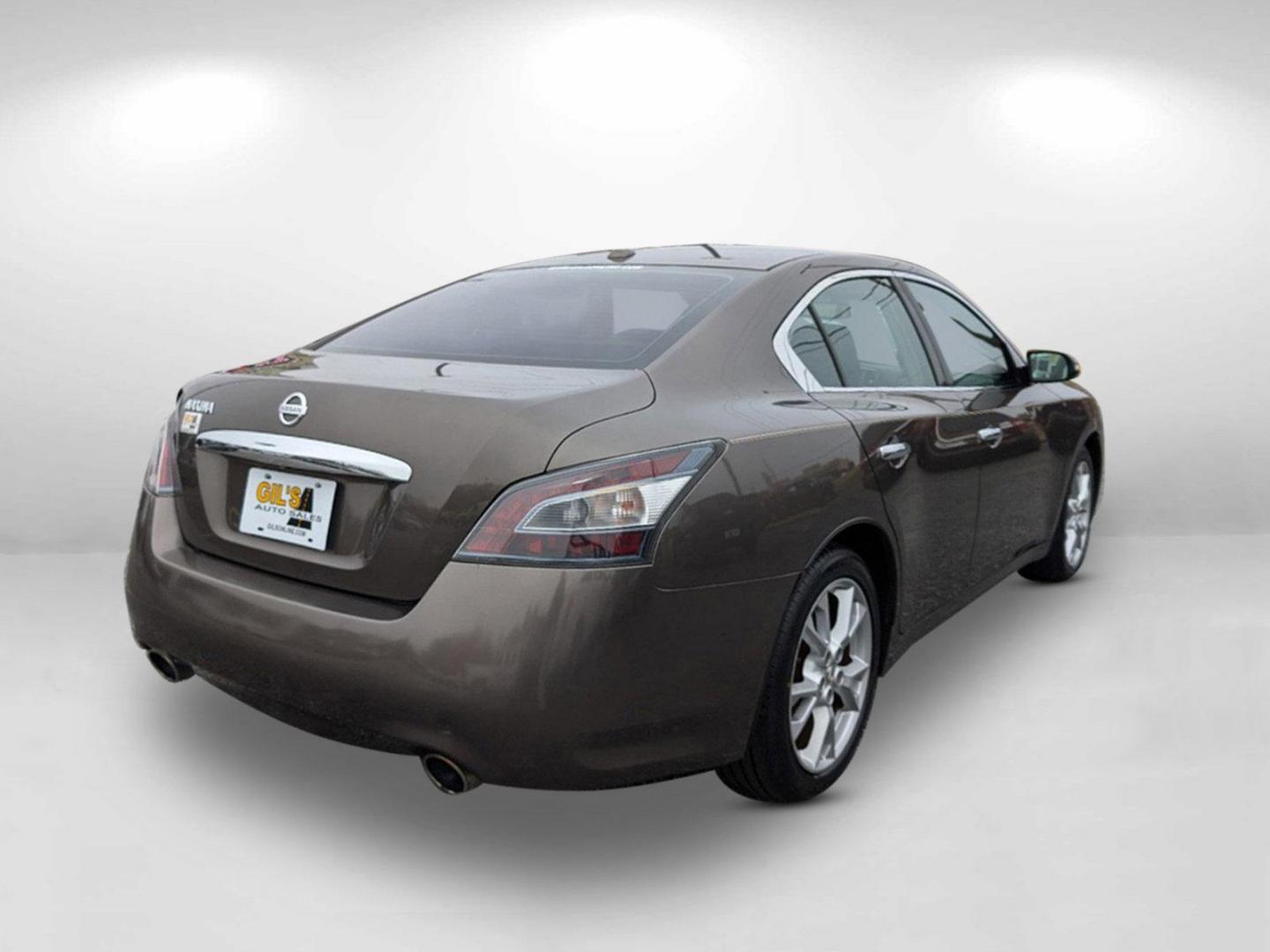 2012 /Charcoal Nissan Maxima 3.5 SV (1N4AA5AP2CC) with an Gas V6 3.5L/ engine, 1-Speed Continuously Variable transmission, located at 3959 U.S. 80 W, Phenix City, AL, 36870, (334) 297-4885, 32.469296, -85.135185 - 2012 Nissan Maxima 3.5 SV - Photo#4