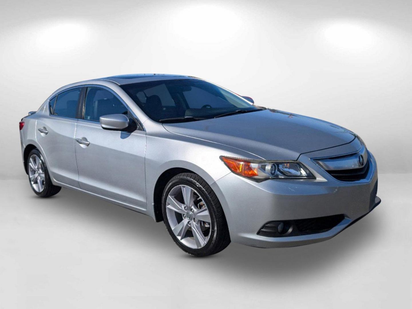 2013 Acura ILX Tech Pkg (19VDE1F74DE) with an Gas I4 2.0L/122 engine, 5-Speed Automatic w/Manual Shift transmission, located at 3959 U.S. 80 W, Phenix City, AL, 36870, (334) 297-4885, 32.469296, -85.135185 - 2013 Acura ILX Tech Pkg - Photo#2