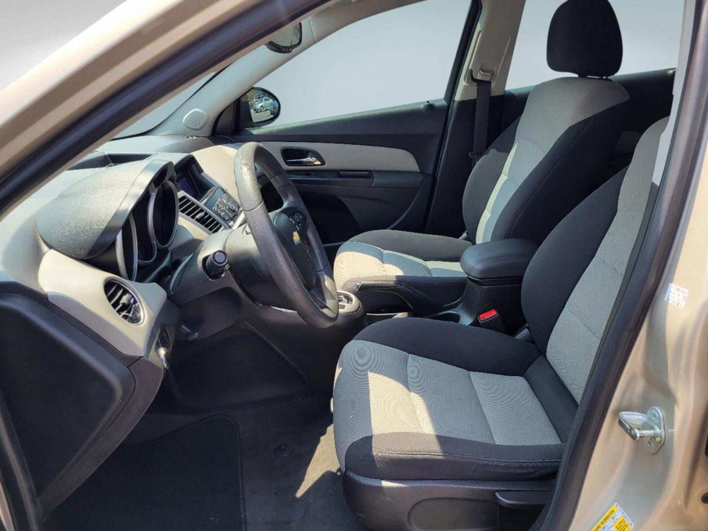 2013 Champagne Silver Metallic /Jet Black/Medium Titanium Chevrolet Cruze LS (1G1PA5SH9D7) with an Gas I4 1.8L/110 engine, 6-Speed Automatic transmission, located at 3959 U.S. 80 W, Phenix City, AL, 36870, (334) 297-4885, 32.469296, -85.135185 - 2013 Chevrolet Cruze LS - Photo#8