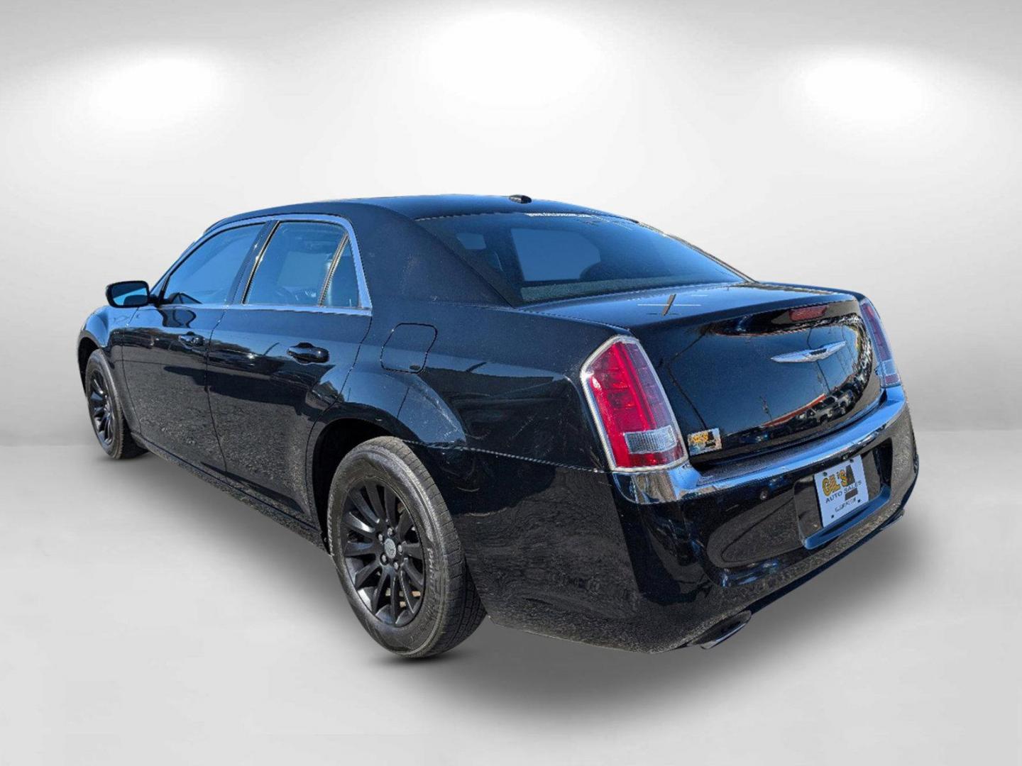 2013 /Black Chrysler 300 (2C3CCAAG8DH) with an Gas/Ethanol V6 3.6L/220 engine, 8-Speed Automatic transmission, located at 3959 U.S. 80 W, Phenix City, AL, 36870, (334) 297-4885, 32.469296, -85.135185 - 2013 Chrysler 300 - Photo#10