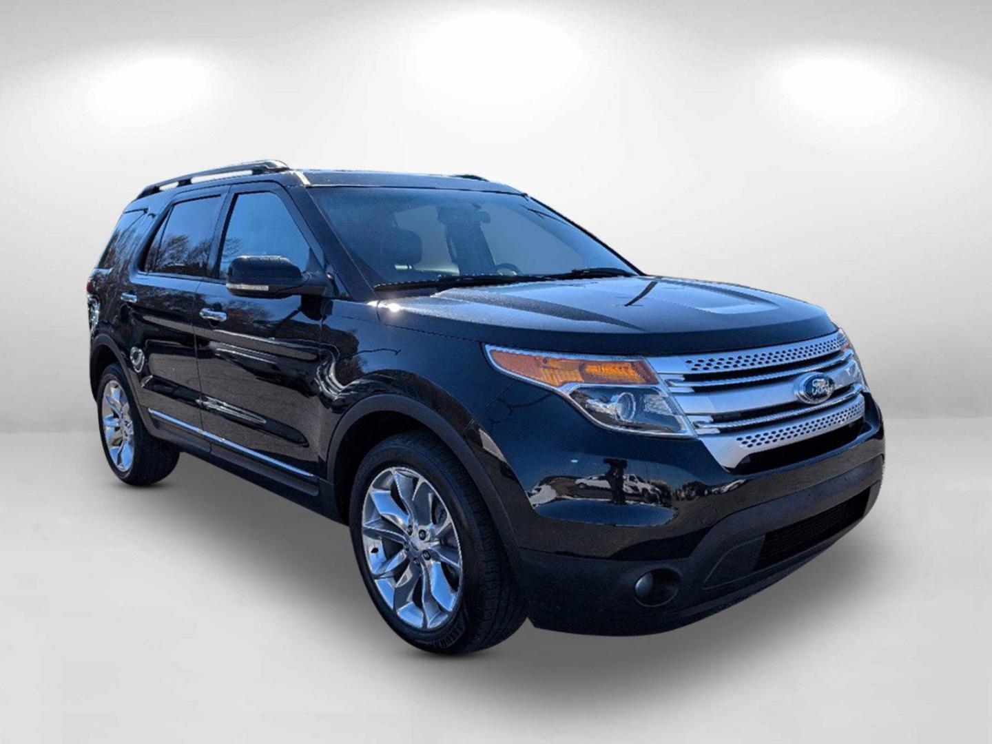 2013 Ford Explorer XLT (1FM5K8D8XDG) with an Gas V6 3.5L/213 engine, 6-Speed Automatic w/manual shift transmission, located at 804 22nd Ave, Phenix City, AL, 36870, (334) 297-1860, 32.484749, -85.024475 - 2013 Ford Explorer XLT - Photo#2