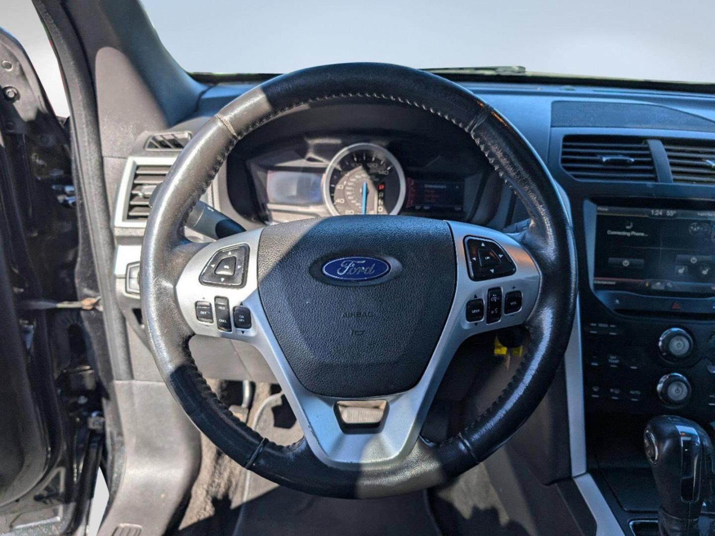 2013 Ford Explorer XLT (1FM5K8D8XDG) with an Gas V6 3.5L/213 engine, 6-Speed Automatic w/manual shift transmission, located at 804 22nd Ave, Phenix City, AL, 36870, (334) 297-1860, 32.484749, -85.024475 - 2013 Ford Explorer XLT - Photo#14