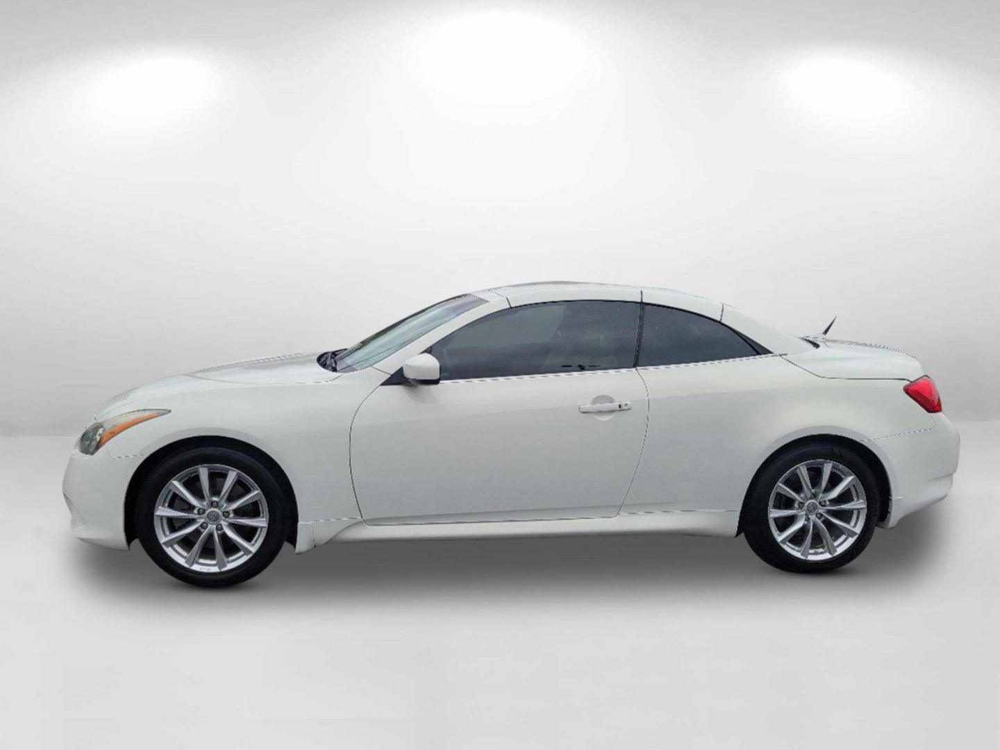 2013 Moonlight White /Wheat INFINITI G37 Convertible Base (JN1CV6FE7DM) with an Gas V6 3.7L/226 engine, 7-Speed Automatic w/OD transmission, located at 1430 Gateway Drive, Opelika, AL, 36801, (334) 239-0944, 32.637871, -85.409790 - 2013 INFINITI G37 Convertible Base - Photo#7