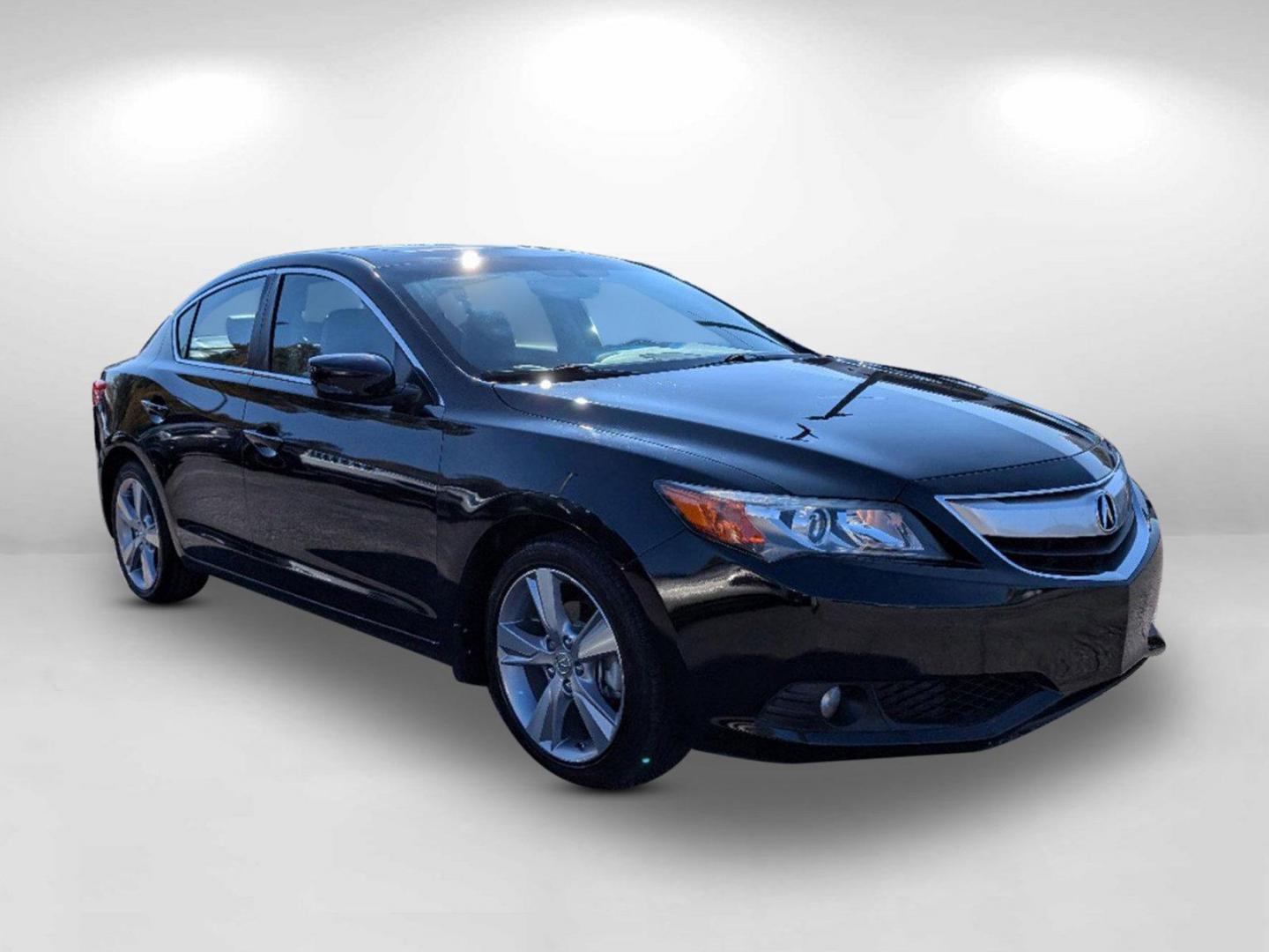 2014 Acura ILX Tech Pkg (19VDE1F74EE) with an Premium Unleaded I-4 2.0 L/122 engine, 5-Speed Automatic w/OD transmission, located at 521 Old Farm Lane Rd, Prattville, AL, 36066, (334) 325-1505, 32.482460, -86.416367 - 2014 Acura ILX Tech Pkg - Photo#2