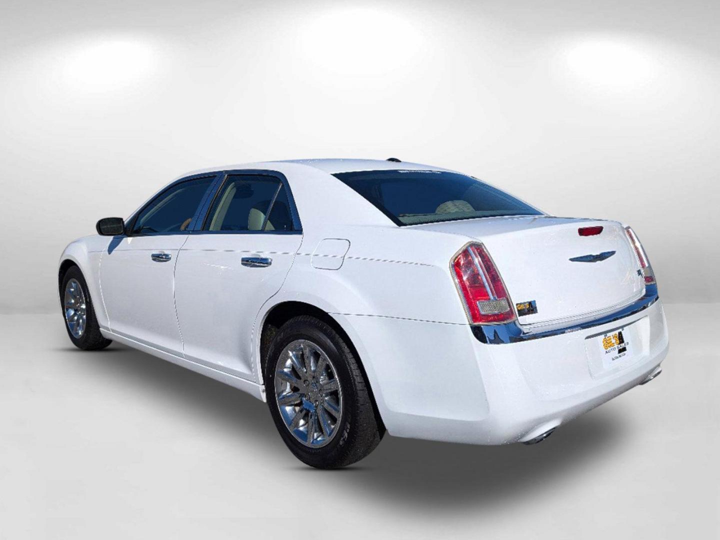 2014 /Lt Frost/Dk Frost Beige Chrysler 300 300C (2C3CCAEG5EH) with an Regular Unleaded V-6 3.6 L/220 engine, 8-Speed Automatic w/OD transmission, located at 3959 U.S. 80 W, Phenix City, AL, 36870, (334) 297-4885, 32.469296, -85.135185 - 2014 Chrysler 300 300C - Photo#6