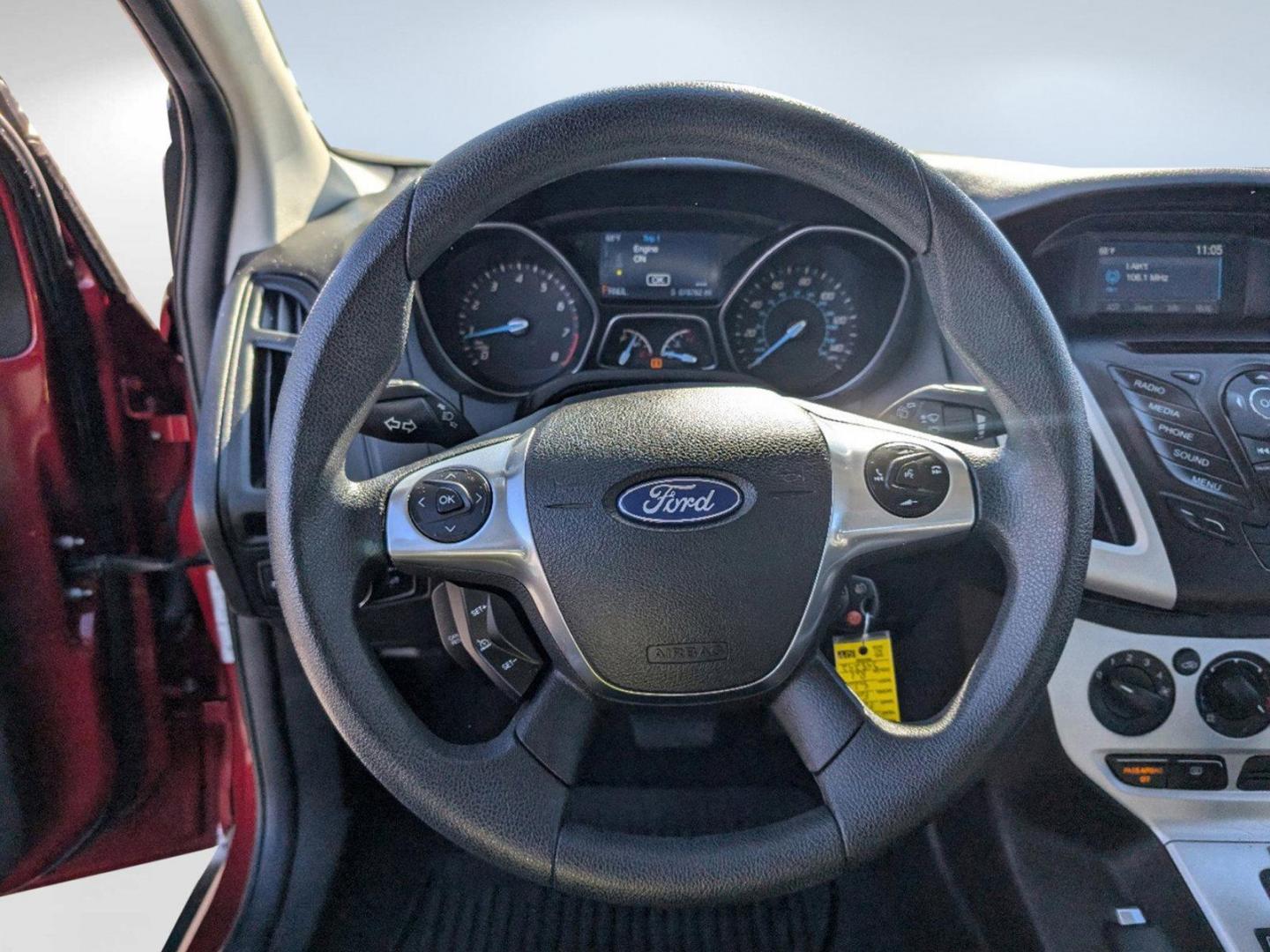 2014 Ford Focus SE (1FADP3K28EL) with an Regular Unleaded I-4 2.0 L/122 engine, located at 3959 U.S. 80 W, Phenix City, AL, 36870, (334) 297-4885, 32.469296, -85.135185 - 2014 Ford Focus SE - Photo#14