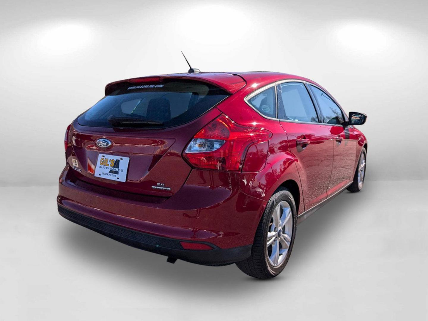 2014 Ford Focus SE (1FADP3K28EL) with an Regular Unleaded I-4 2.0 L/122 engine, located at 3959 U.S. 80 W, Phenix City, AL, 36870, (334) 297-4885, 32.469296, -85.135185 - 2014 Ford Focus SE - Photo#4