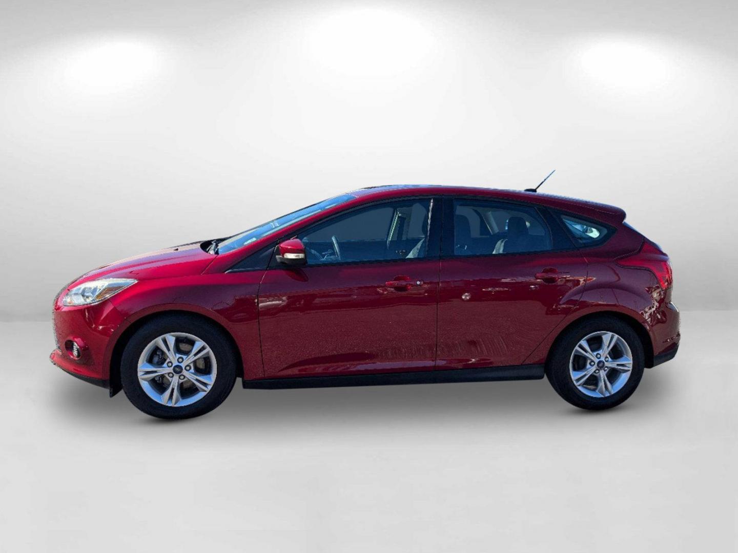 2014 Ford Focus SE (1FADP3K28EL) with an Regular Unleaded I-4 2.0 L/122 engine, located at 3959 U.S. 80 W, Phenix City, AL, 36870, (334) 297-4885, 32.469296, -85.135185 - 2014 Ford Focus SE - Photo#7