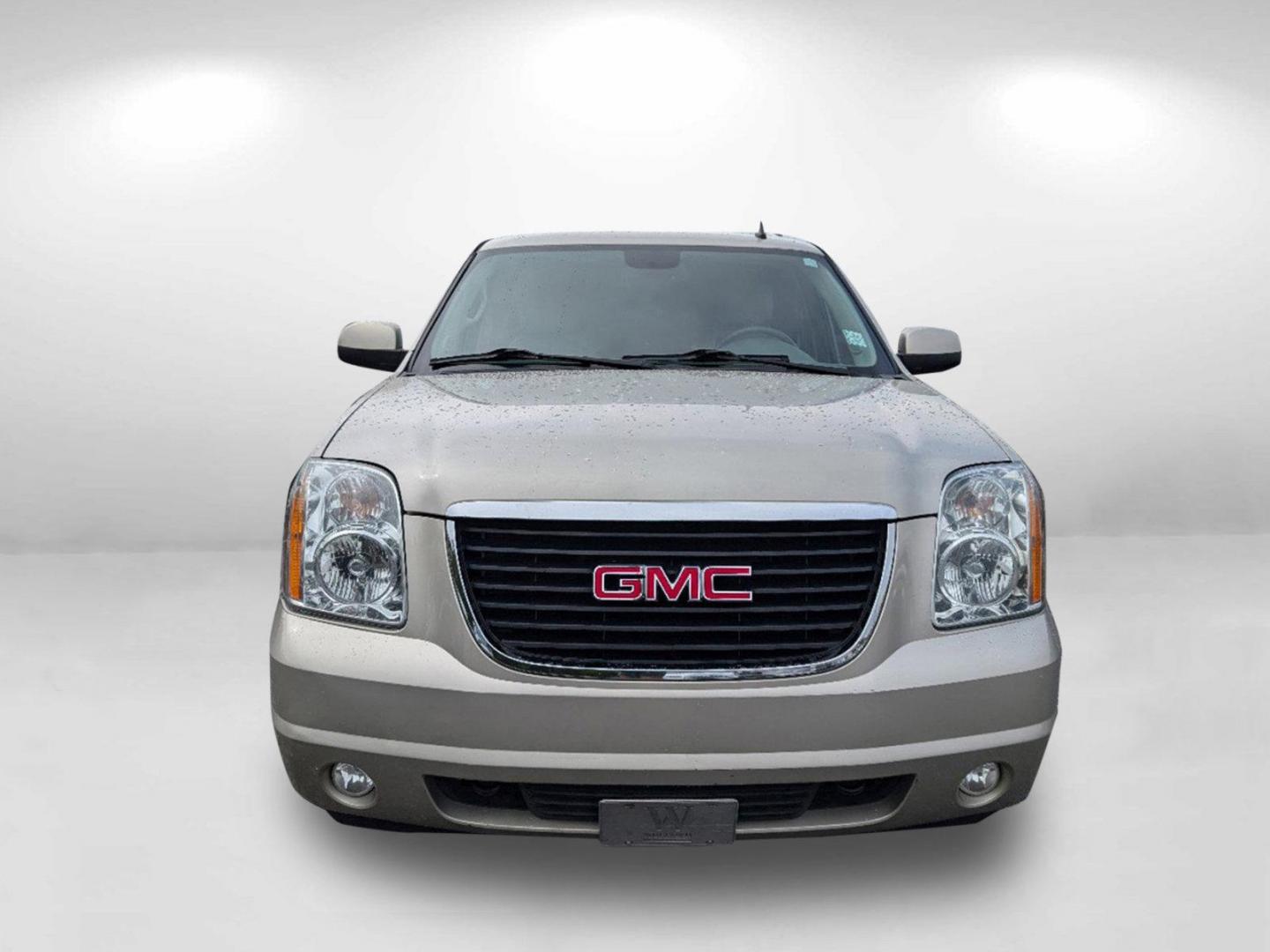 2014 /Light Titanium GMC Yukon XL SLT (1GKS1KE09ER) with an Gas/Ethanol V8 5.3L/323 engine, 6-Speed Automatic transmission, located at 5115 14th Ave., Columbus, GA, 31904, (706) 323-0345, 32.511494, -84.971046 - 2014 GMC Yukon XL SLT - Photo#1